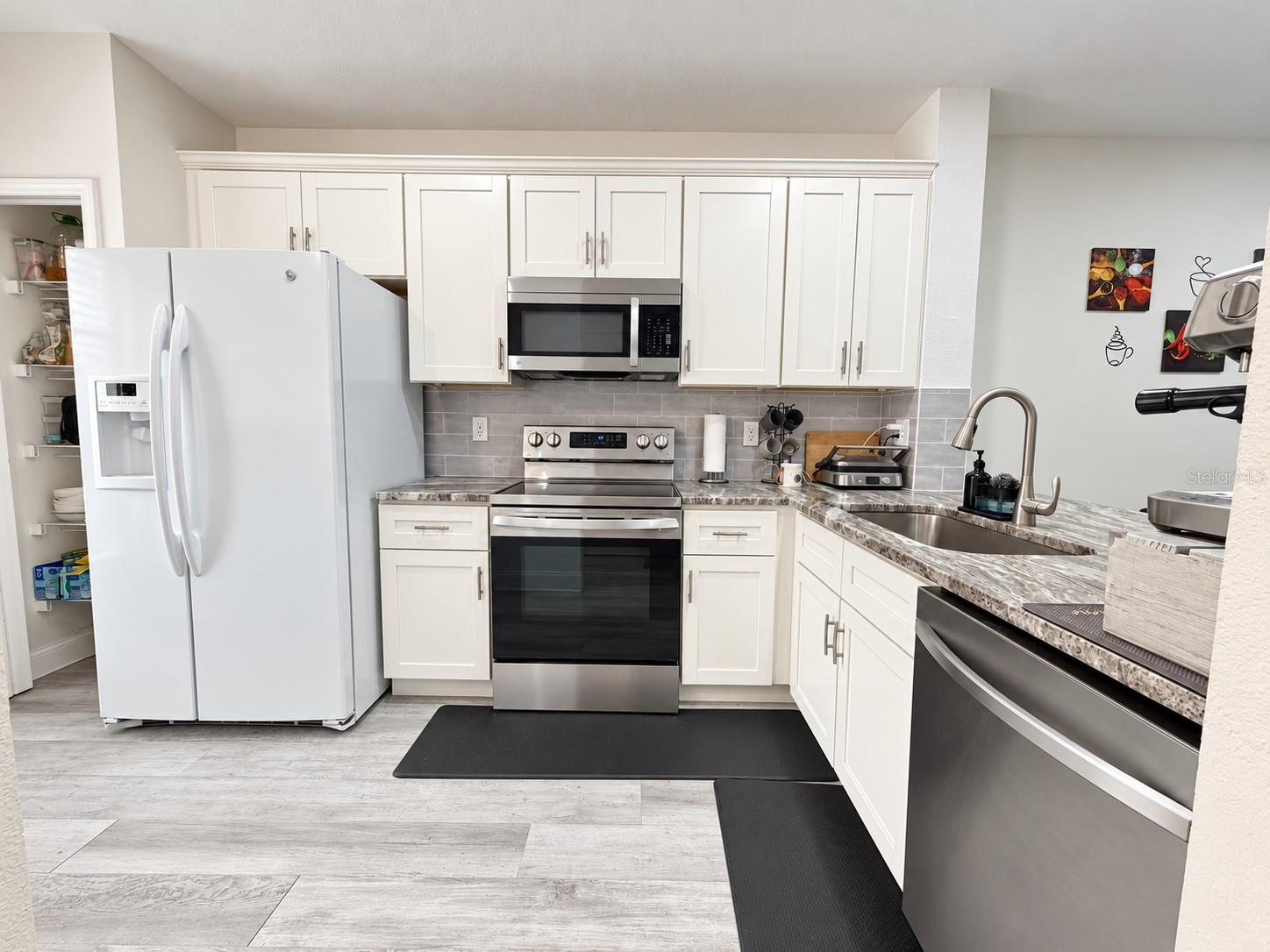 2334 LAKE WOODBERRY CIR — photo 5