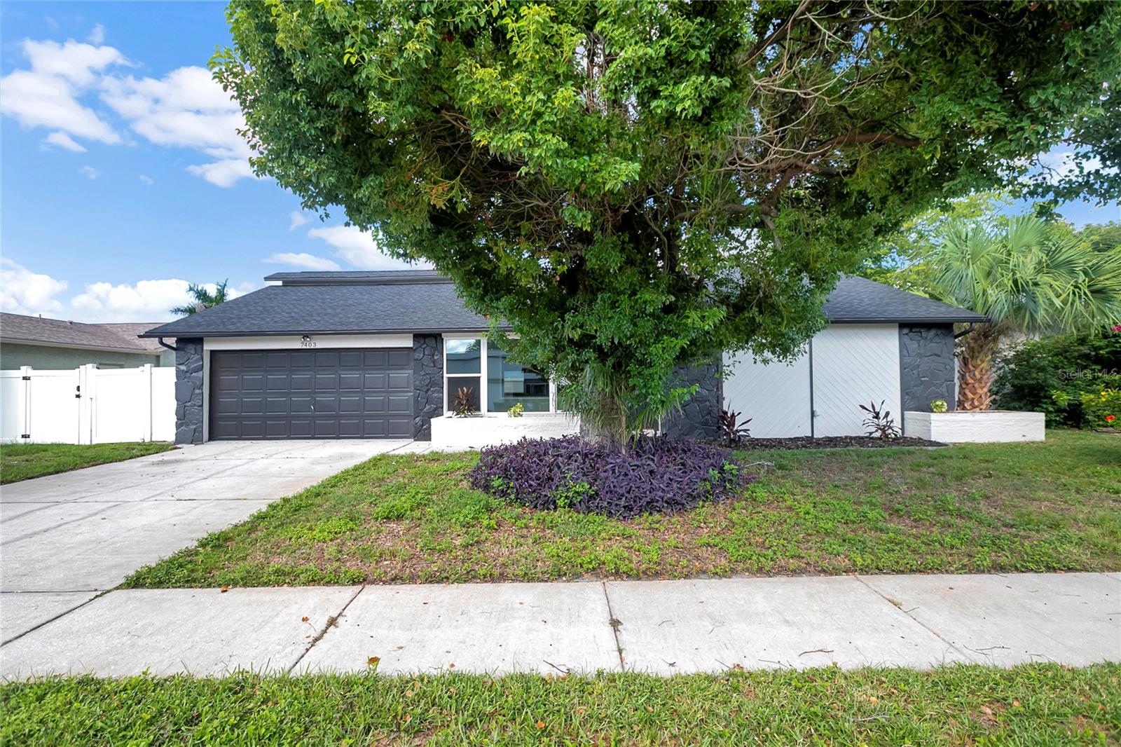 7403 FOXBLOOM DR — photo 2