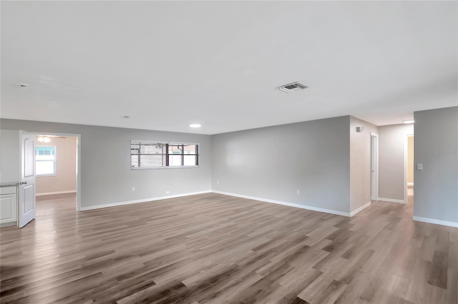 7403 FOXBLOOM DR — photo 13