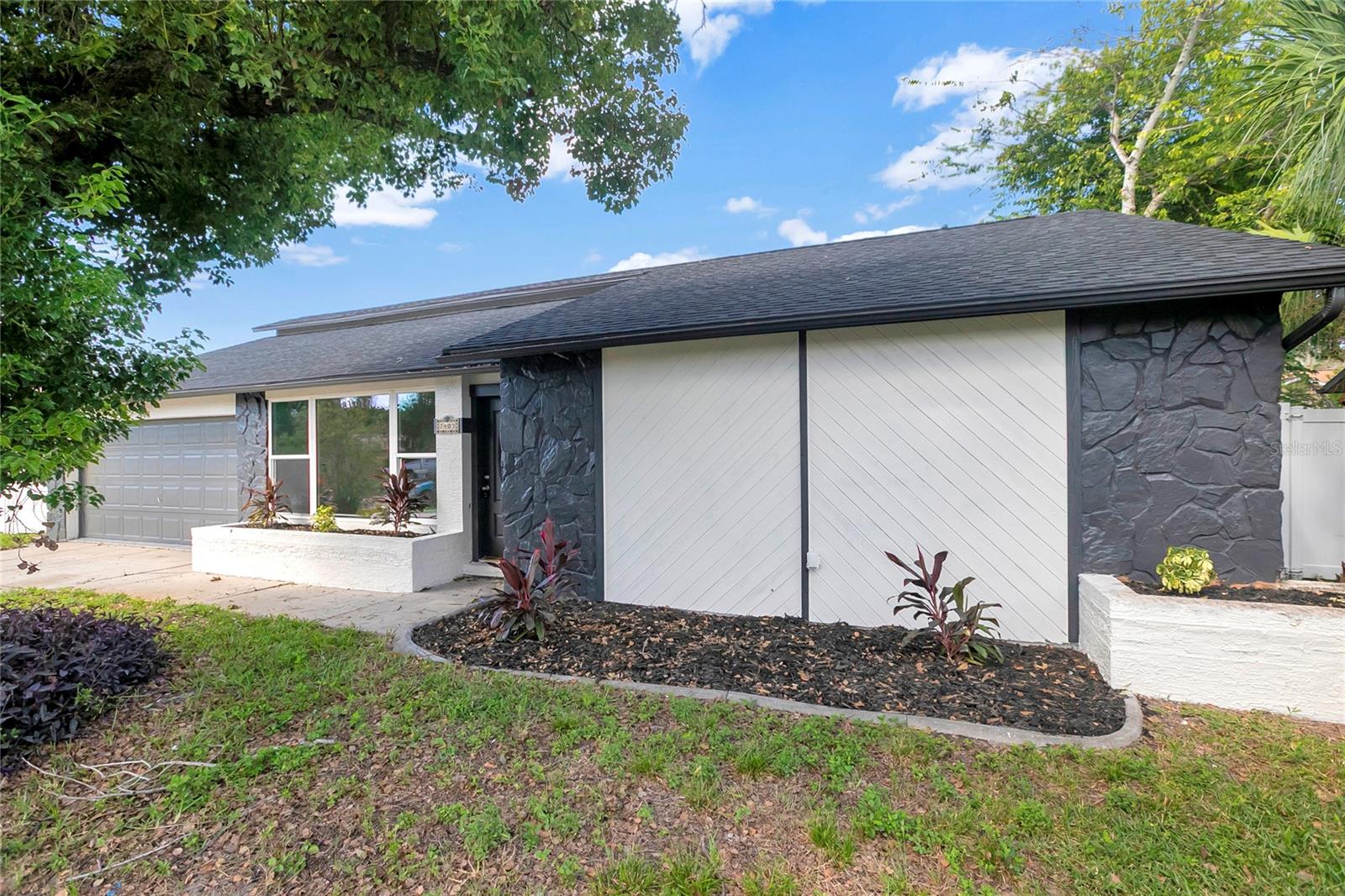 7403 FOXBLOOM DR — photo 5