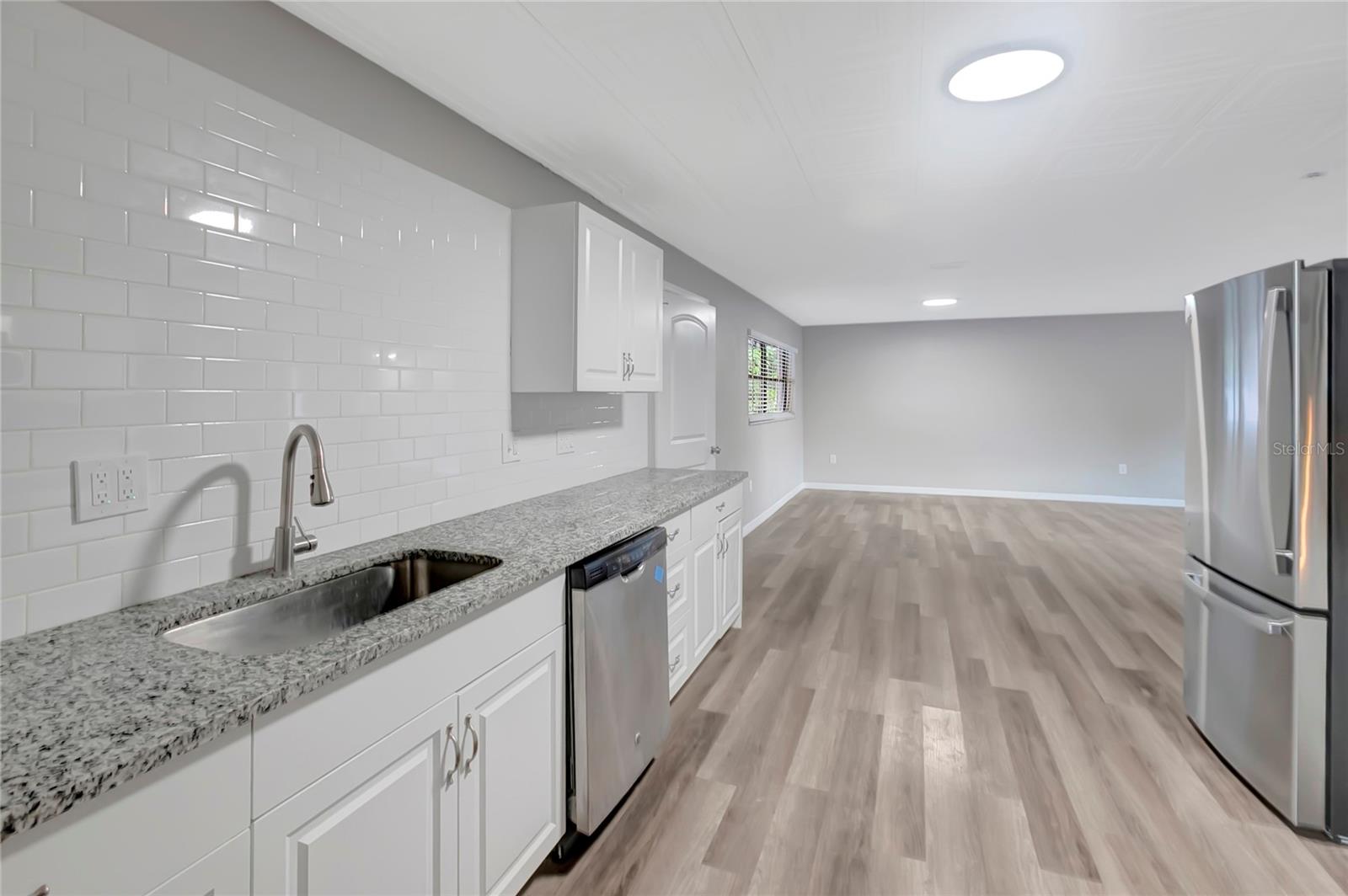 7403 FOXBLOOM DR — photo 21