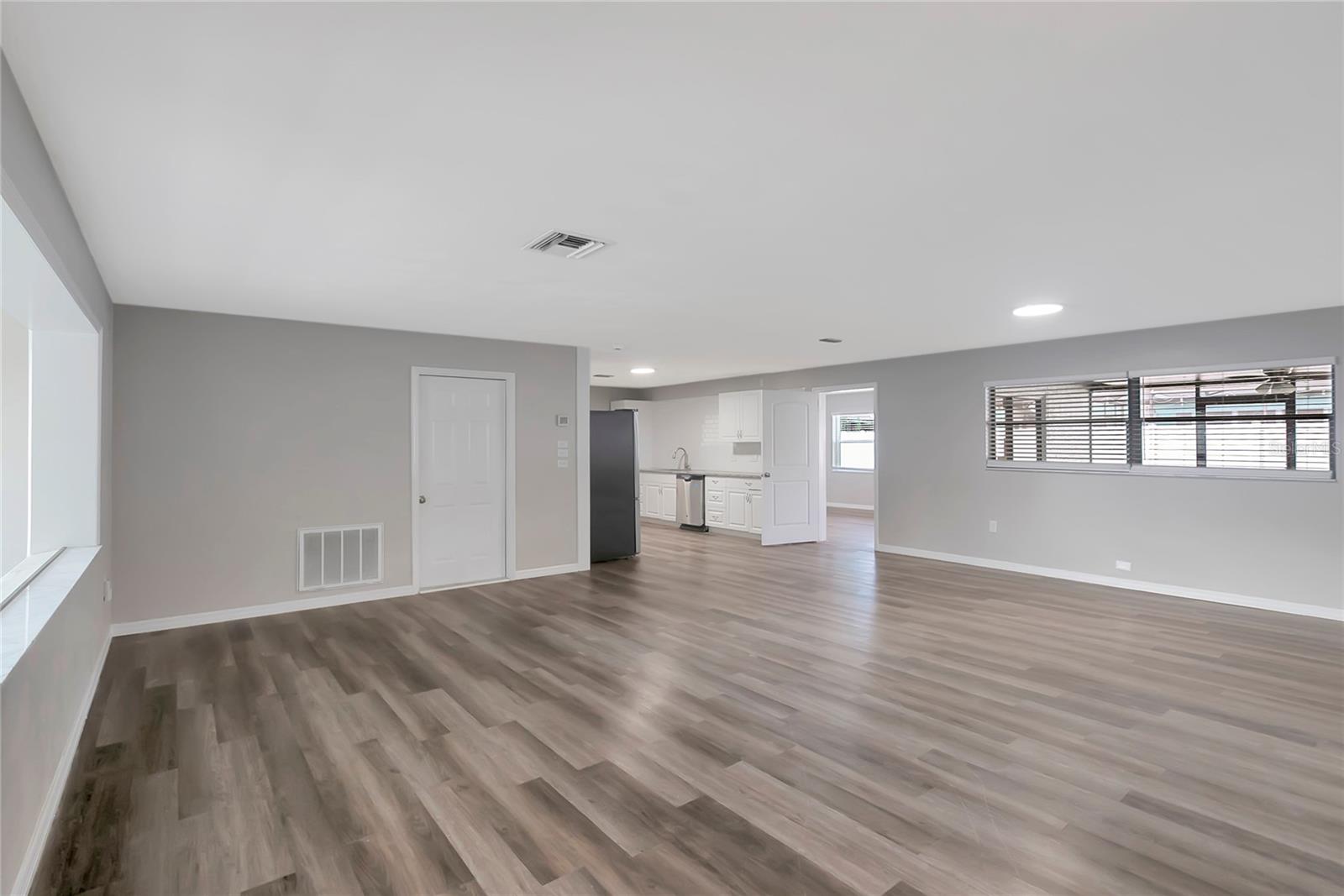 7403 FOXBLOOM DR — photo 12