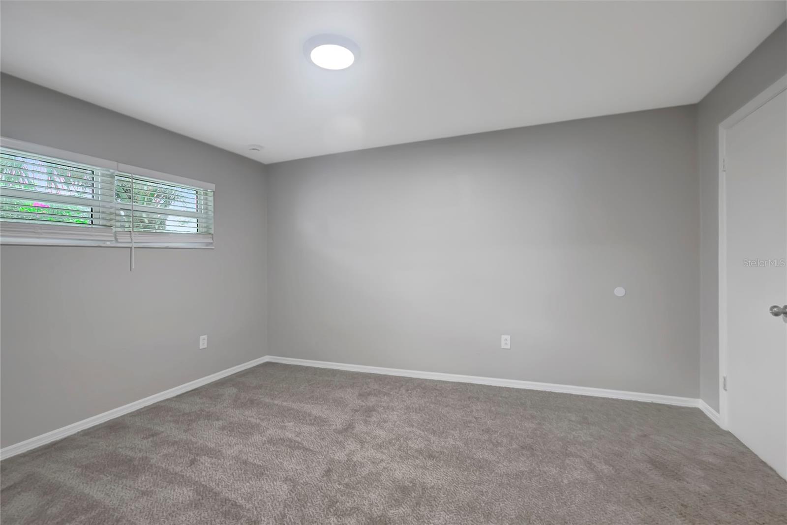 7403 FOXBLOOM DR — photo 38