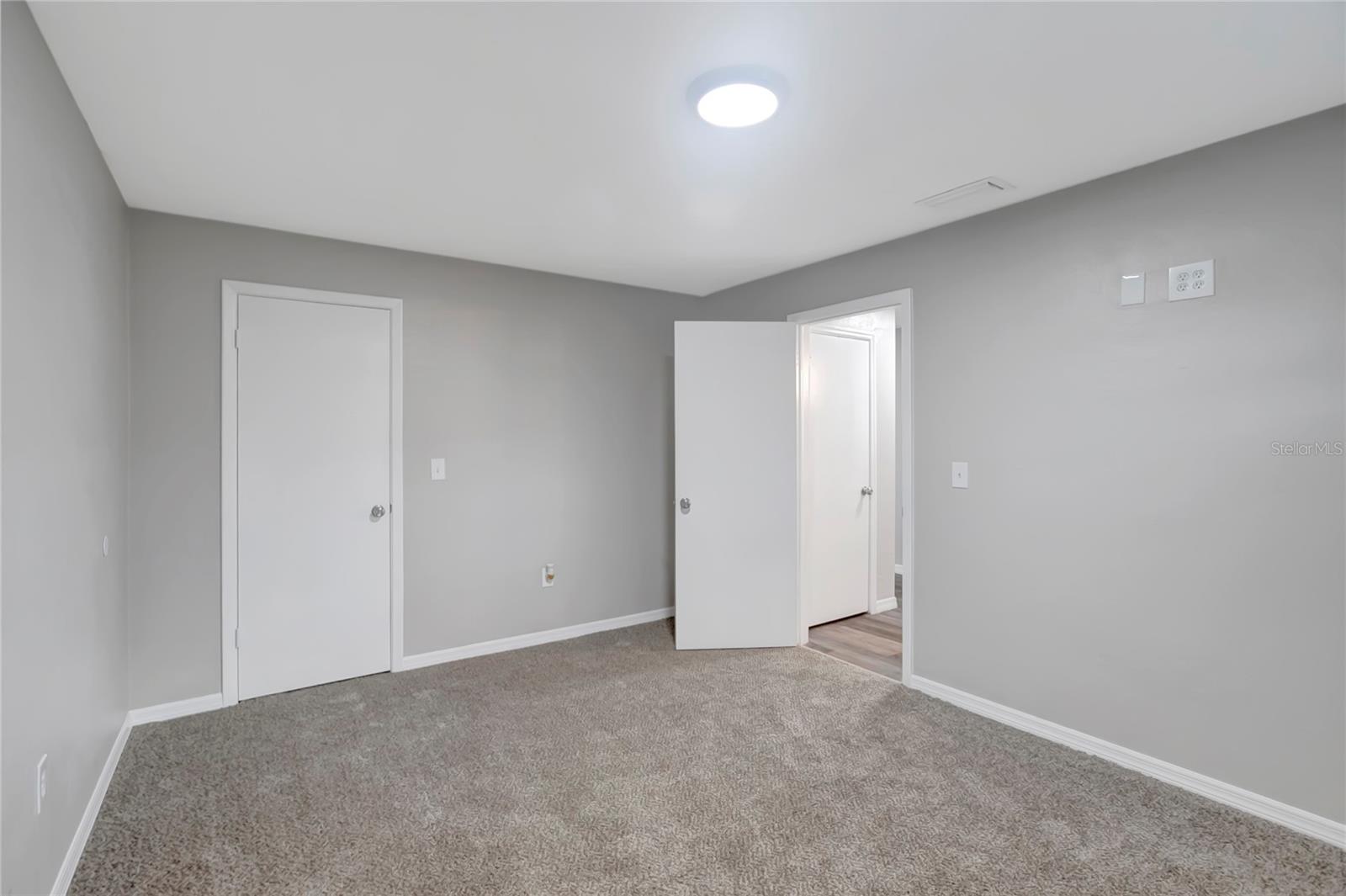 7403 FOXBLOOM DR — photo 40