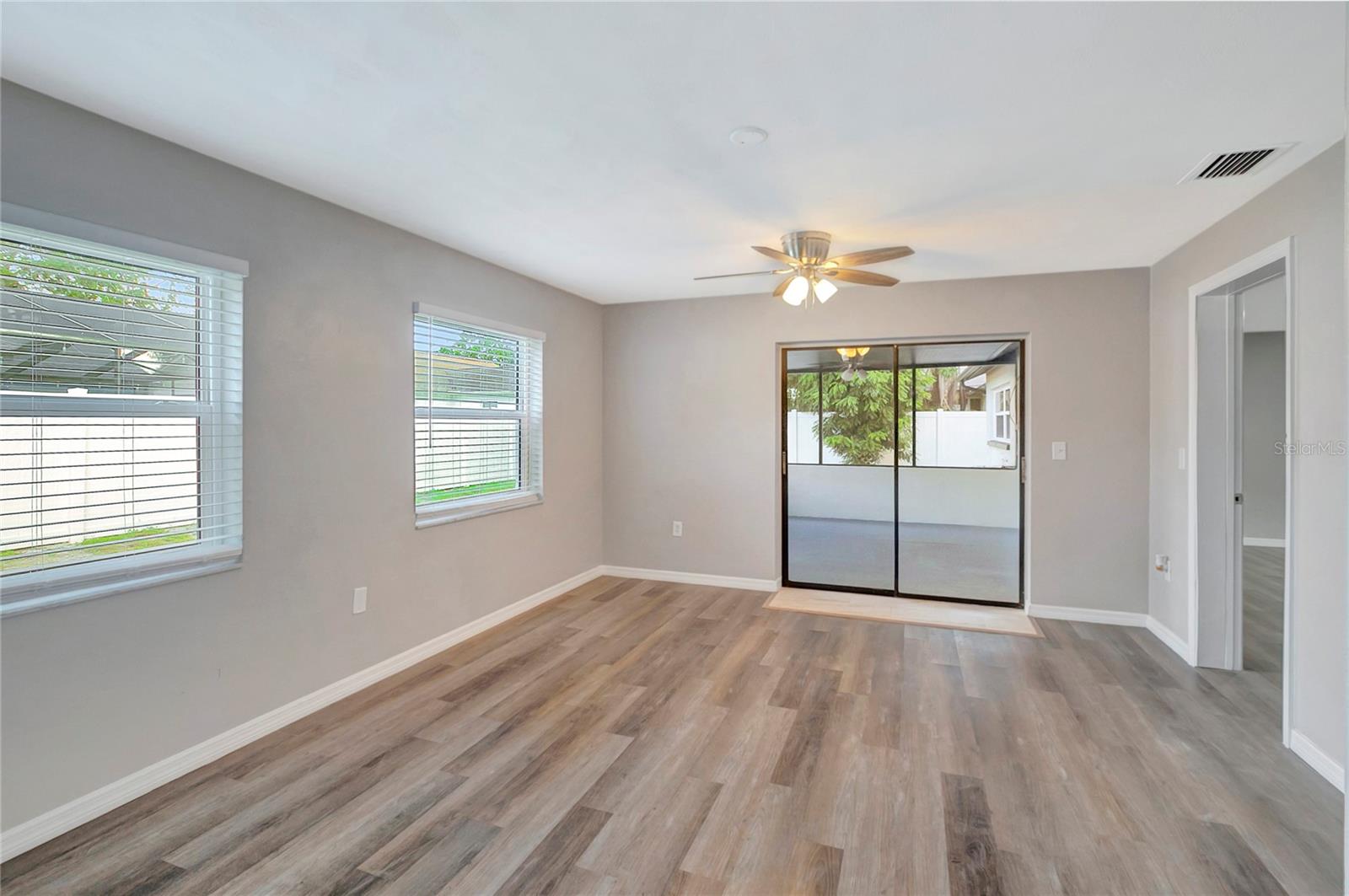7403 FOXBLOOM DR — photo 35