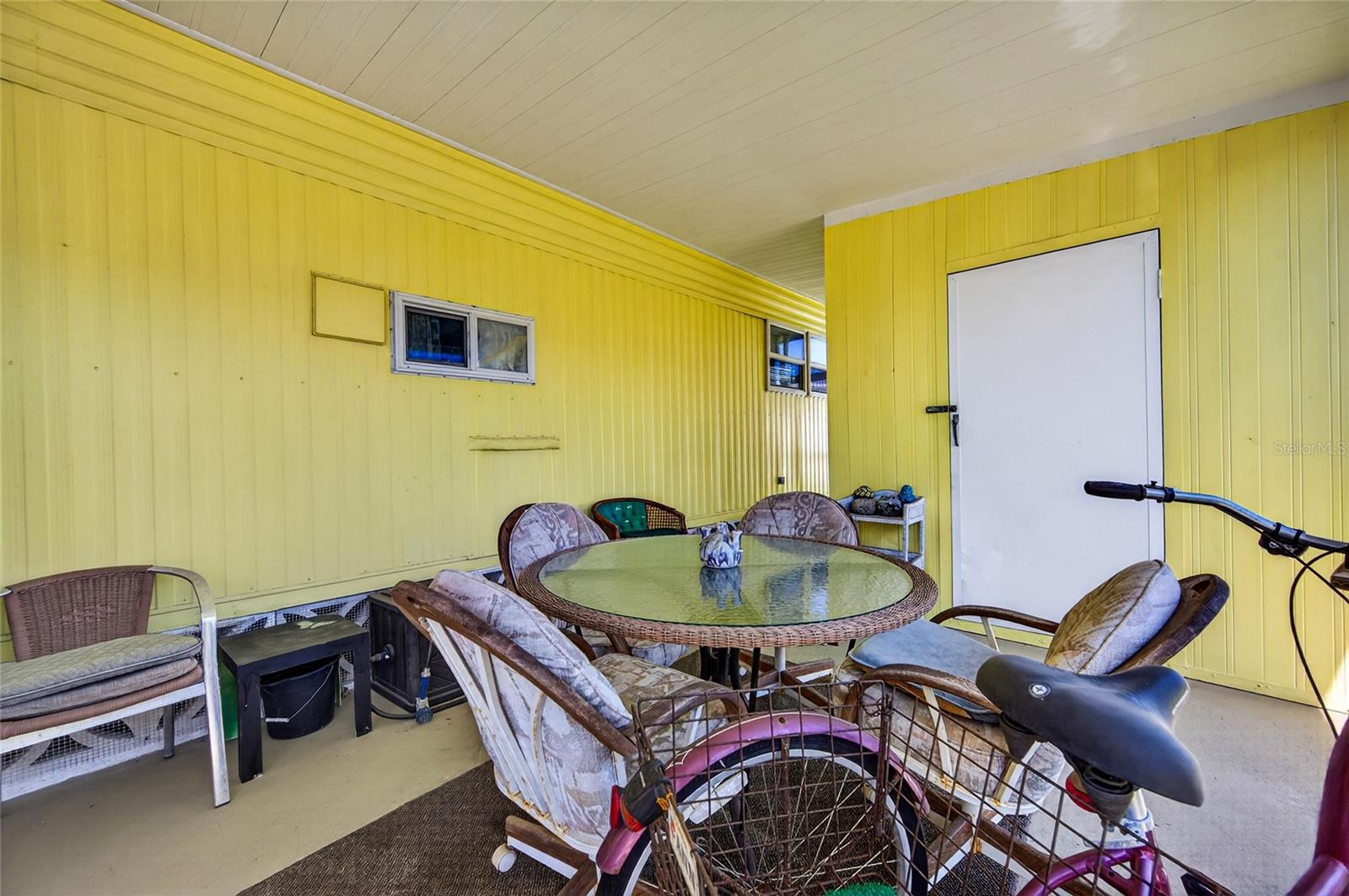 213 MANTUA DR — photo 46