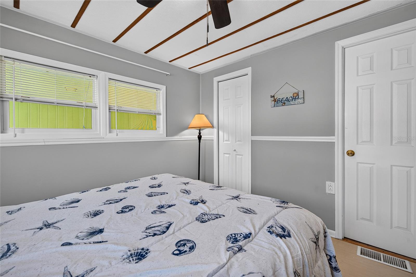 213 MANTUA DR — photo 43