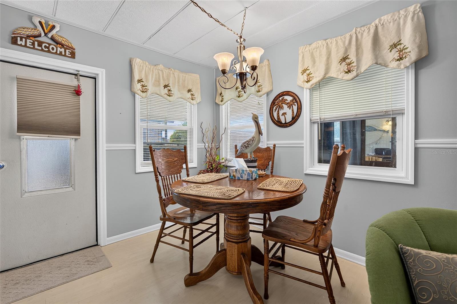213 MANTUA DR — photo 14
