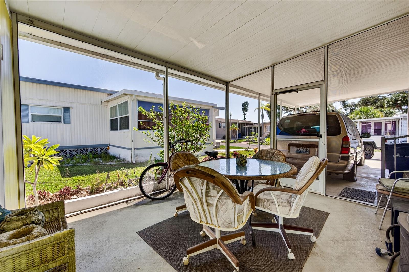 213 MANTUA DR — photo 49
