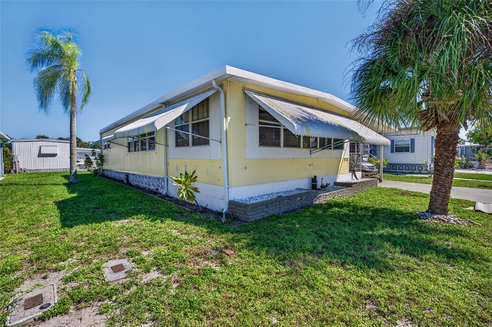 213 MANTUA DR — photo 10