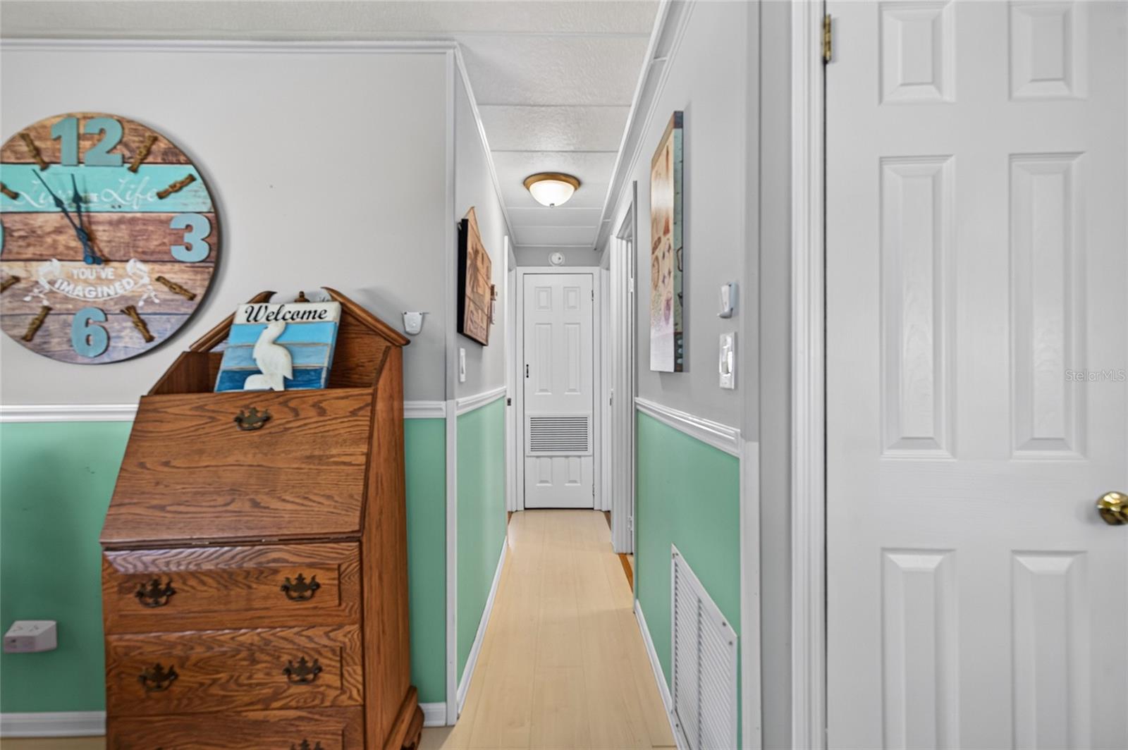 213 MANTUA DR — photo 30