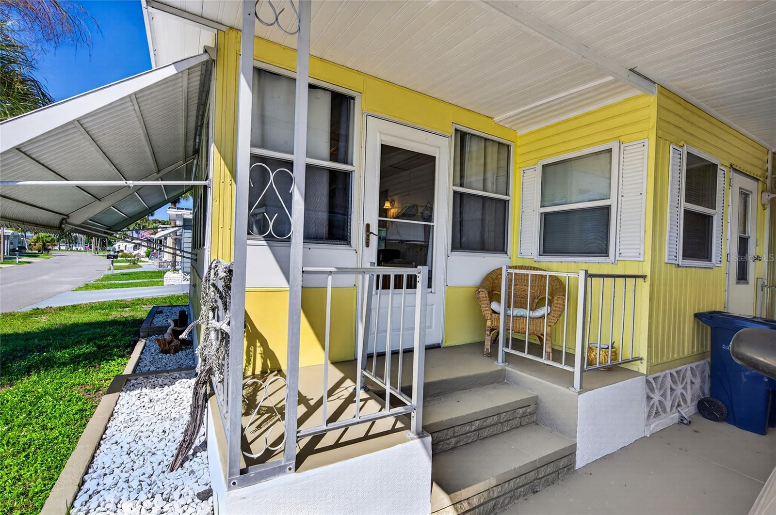 213 MANTUA DR — photo 11