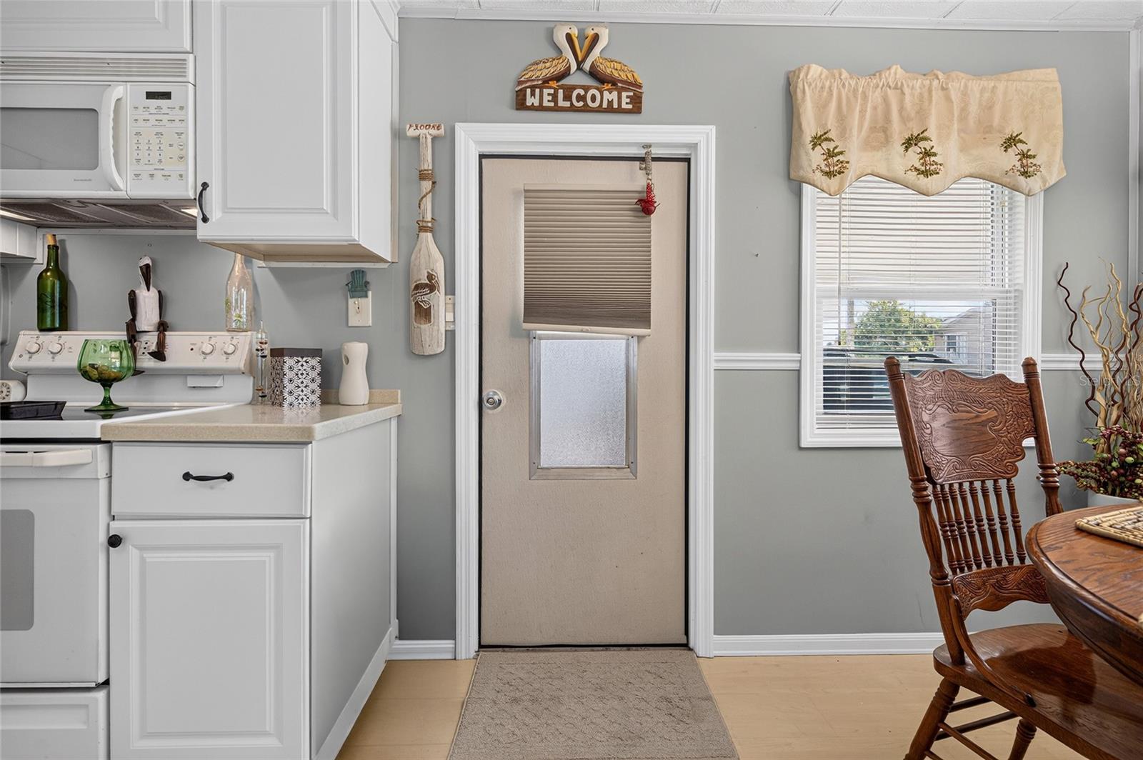 213 MANTUA DR — photo 13