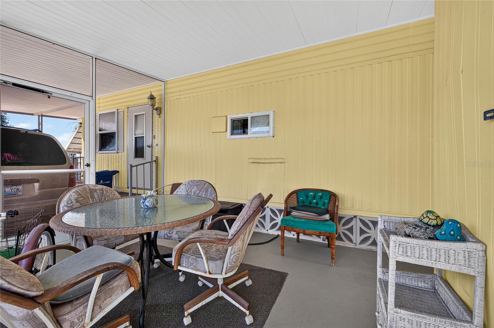 213 MANTUA DR — photo 48