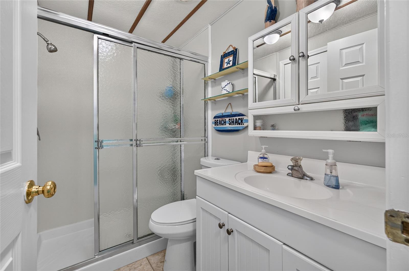 213 MANTUA DR — photo 37