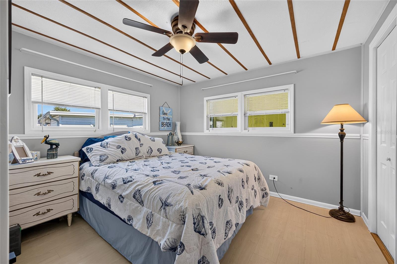 213 MANTUA DR — photo 40