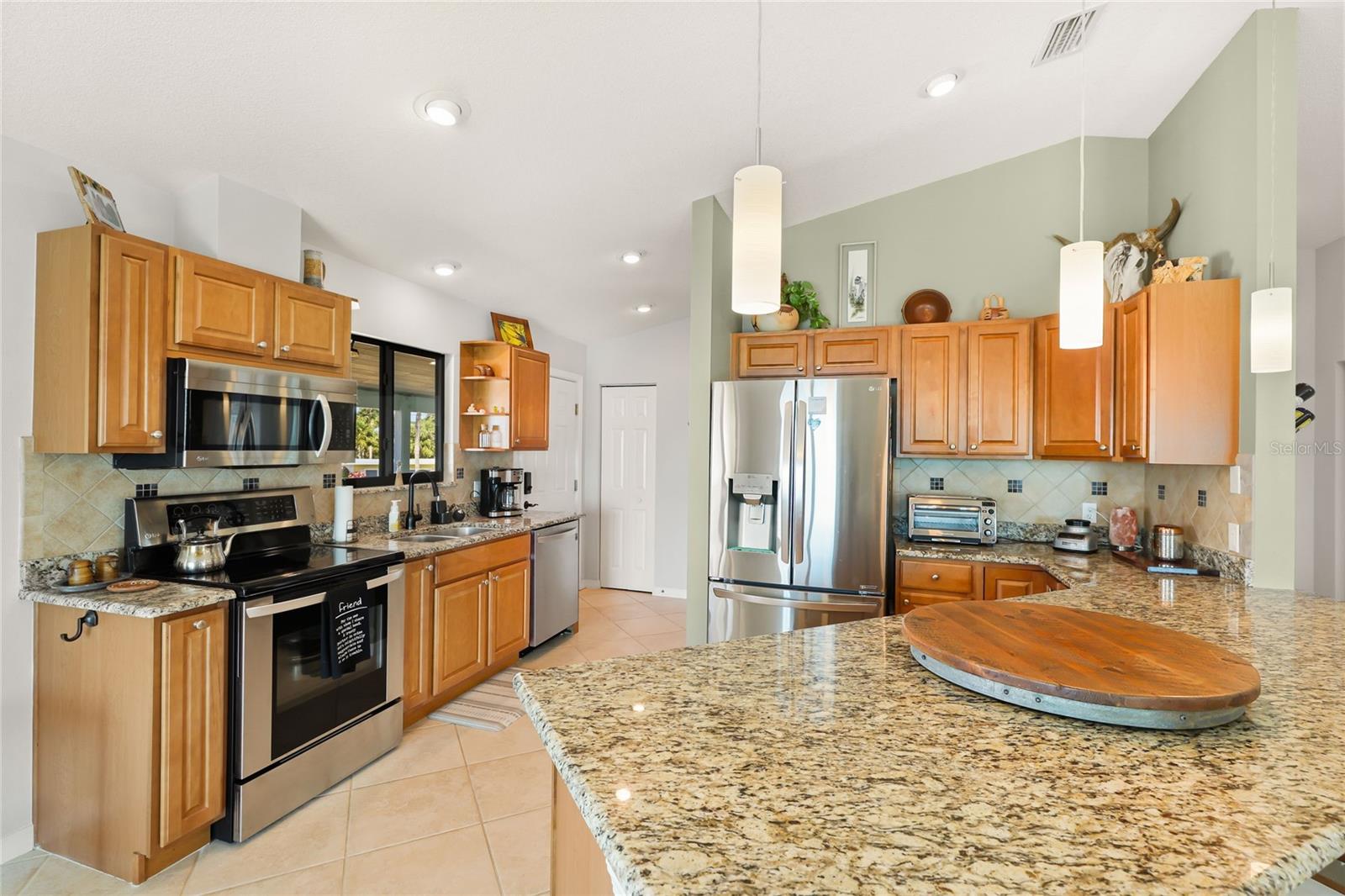 901 CHAPIN BLVD — photo 23