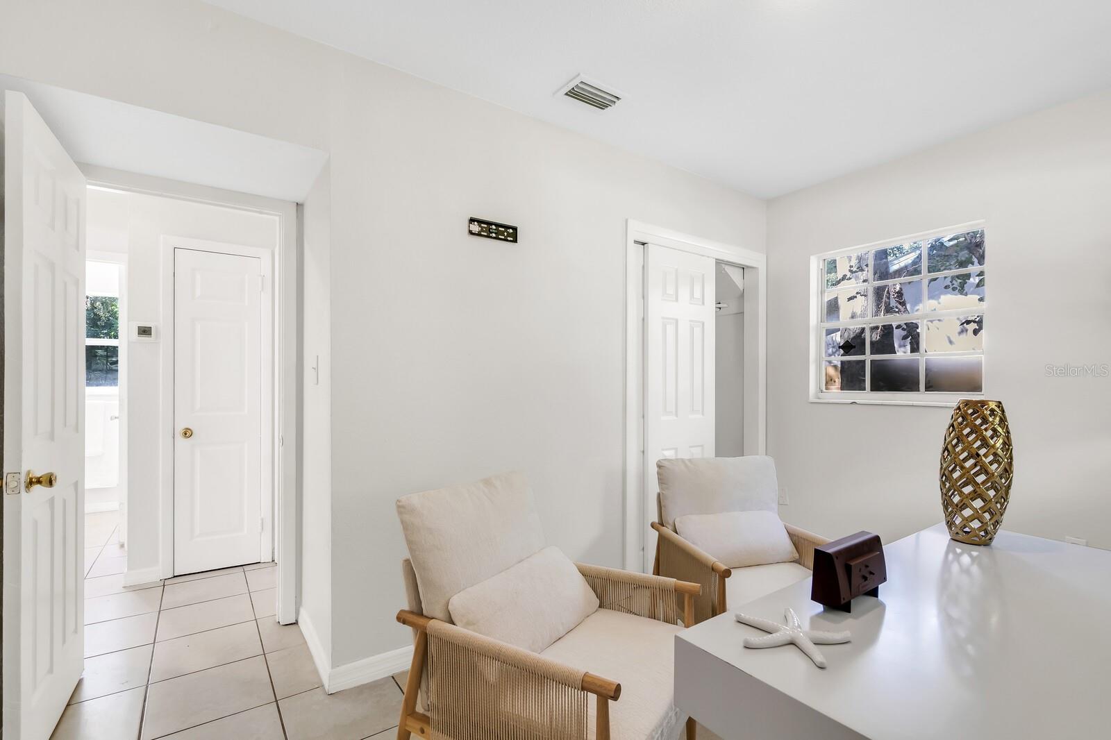 10012 N 14TH ST — photo 17