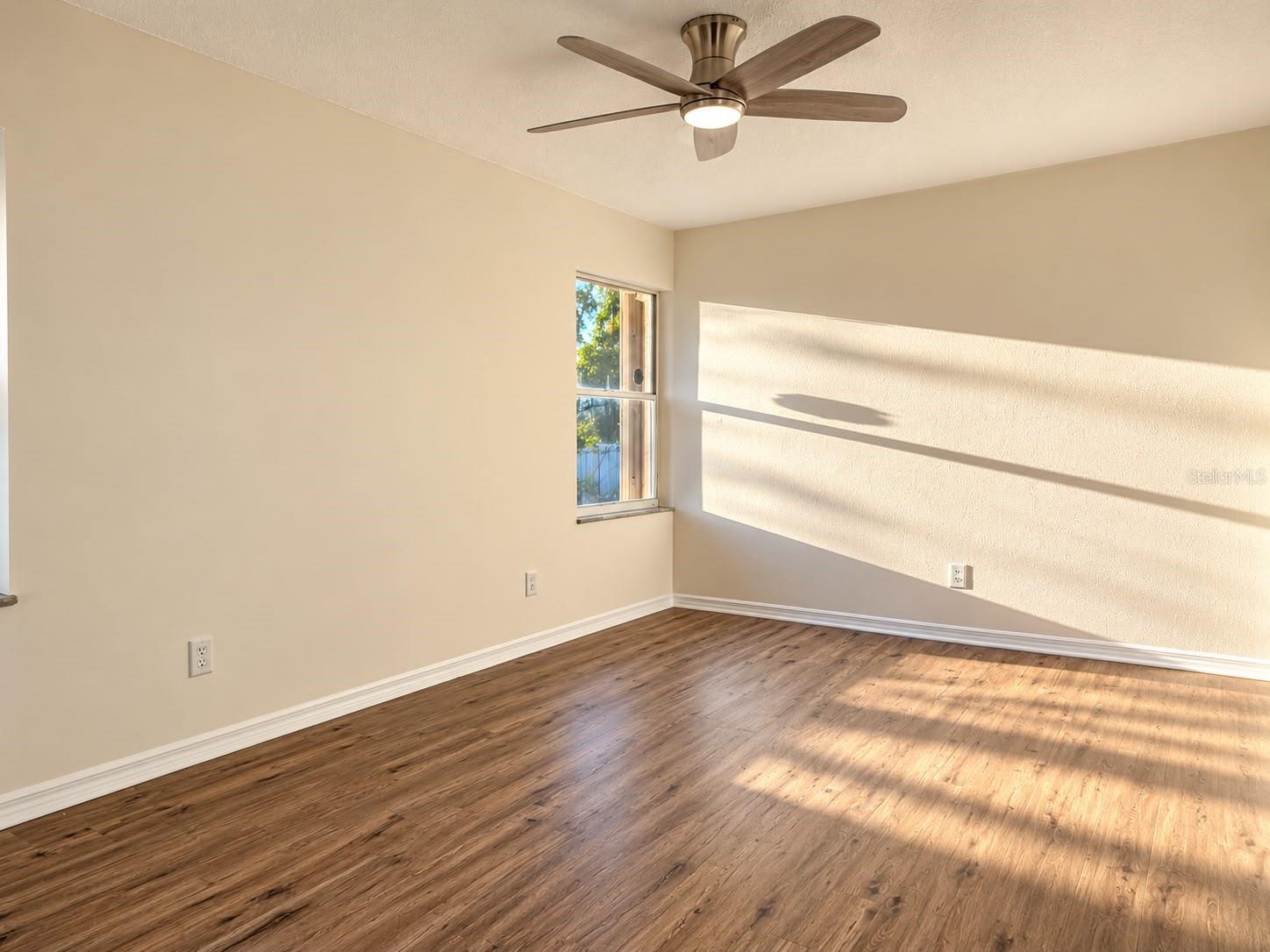 131 49TH CT E — photo 10