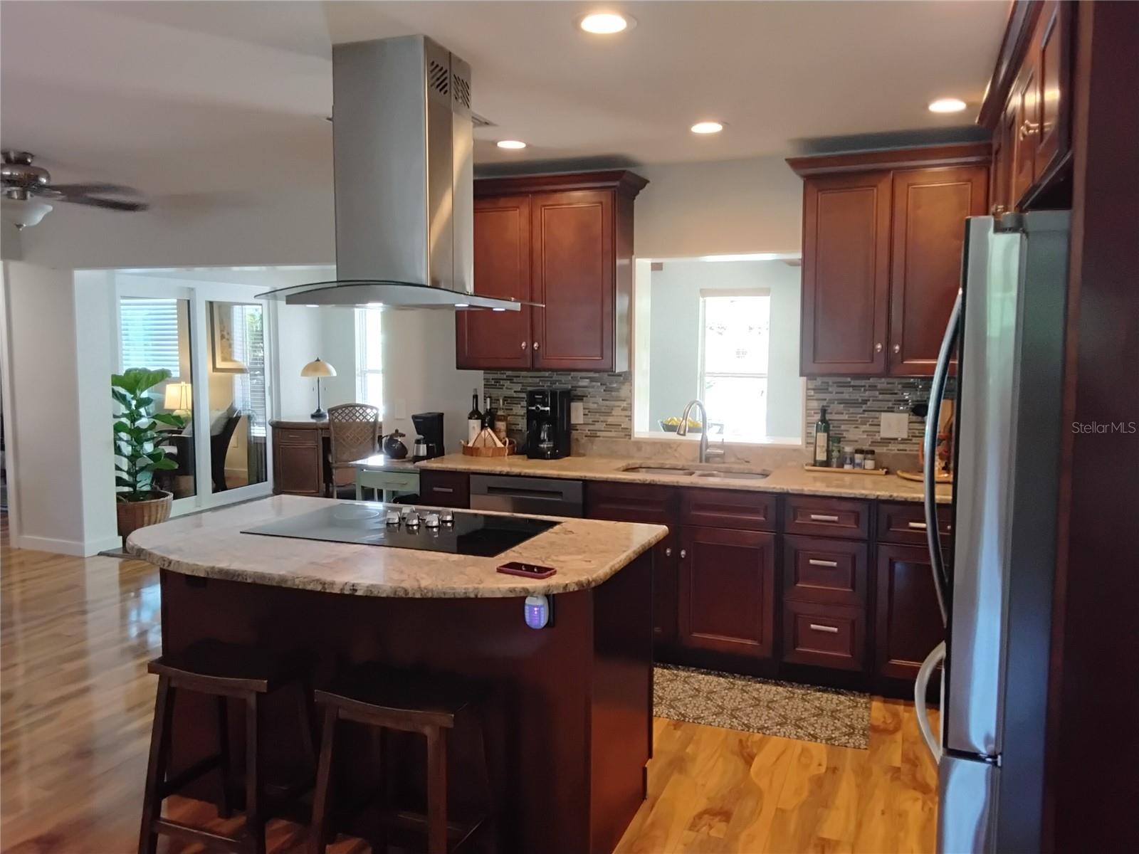 571 LENTZ RD — photo 5