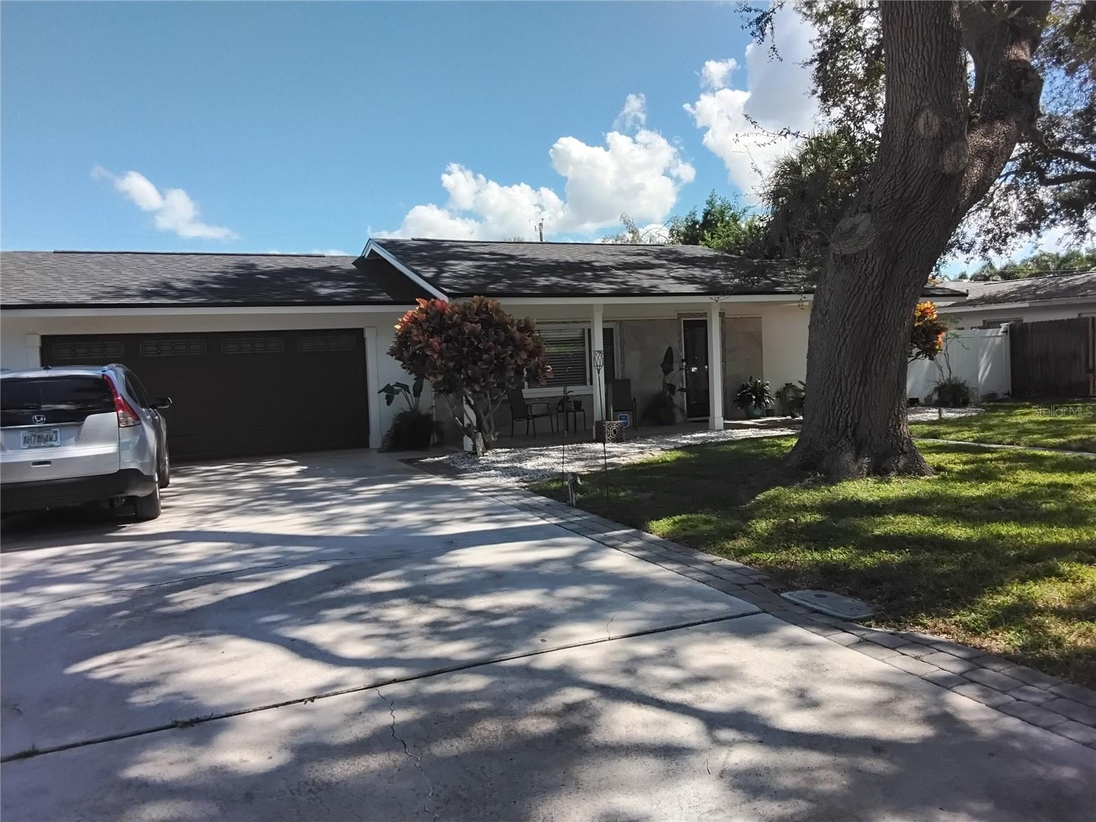 571 LENTZ RD — photo 3