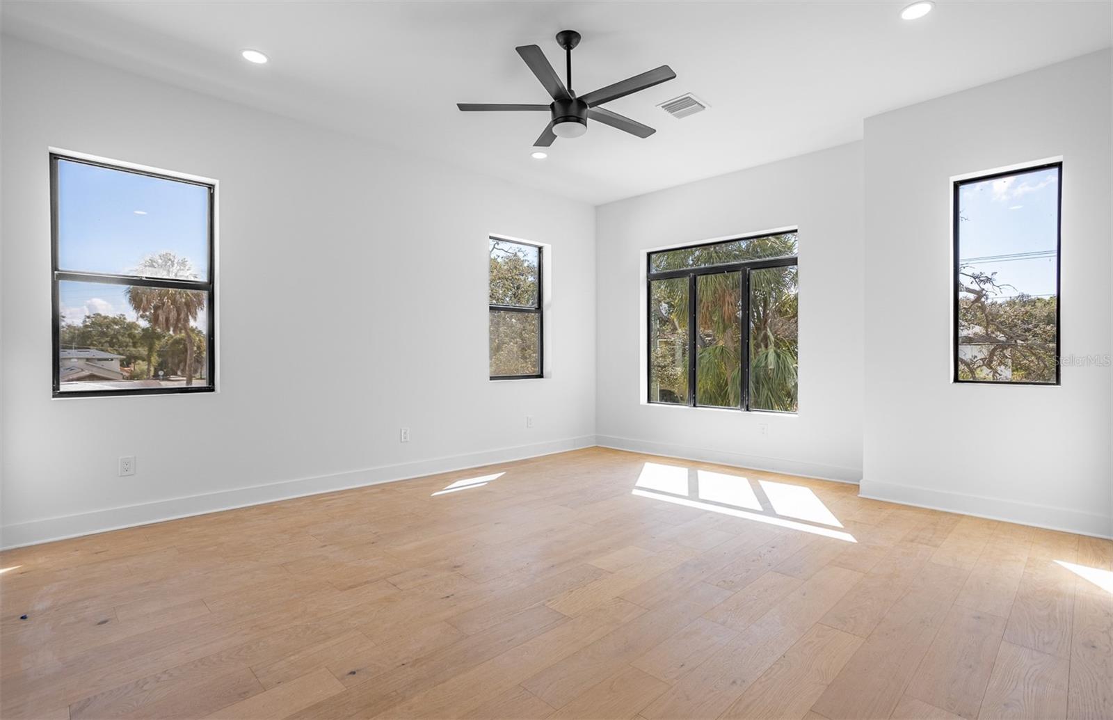 3109 W WYOMING AVE — photo 18