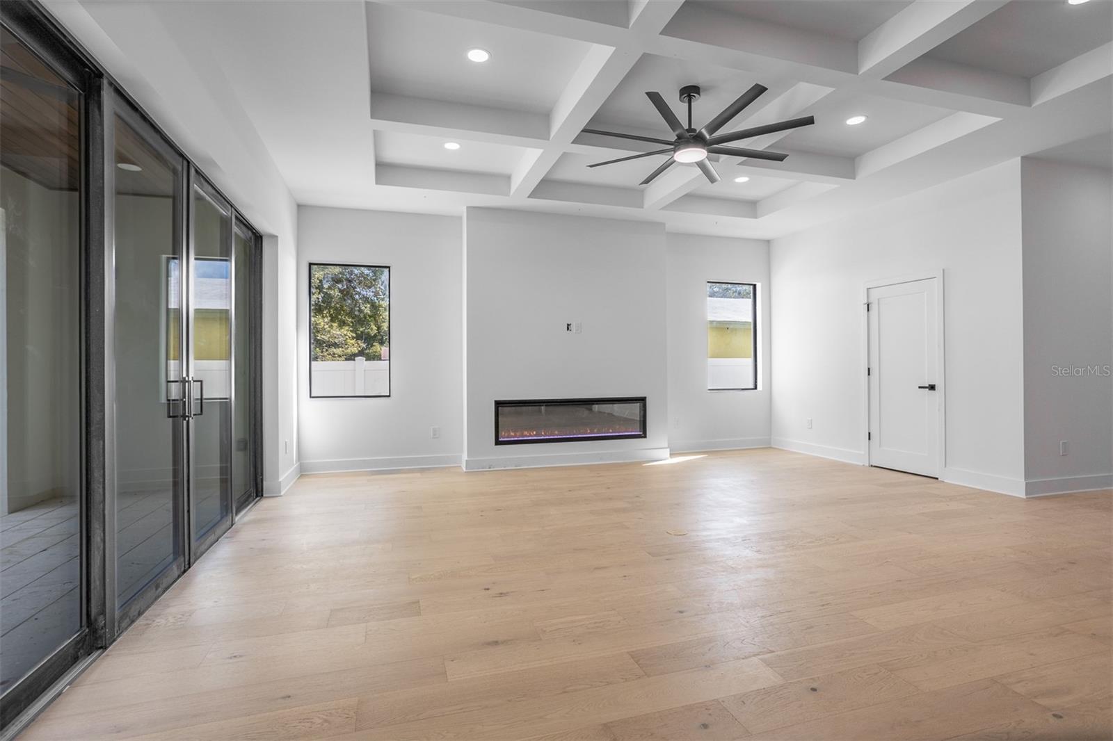 3109 W WYOMING AVE — photo 15