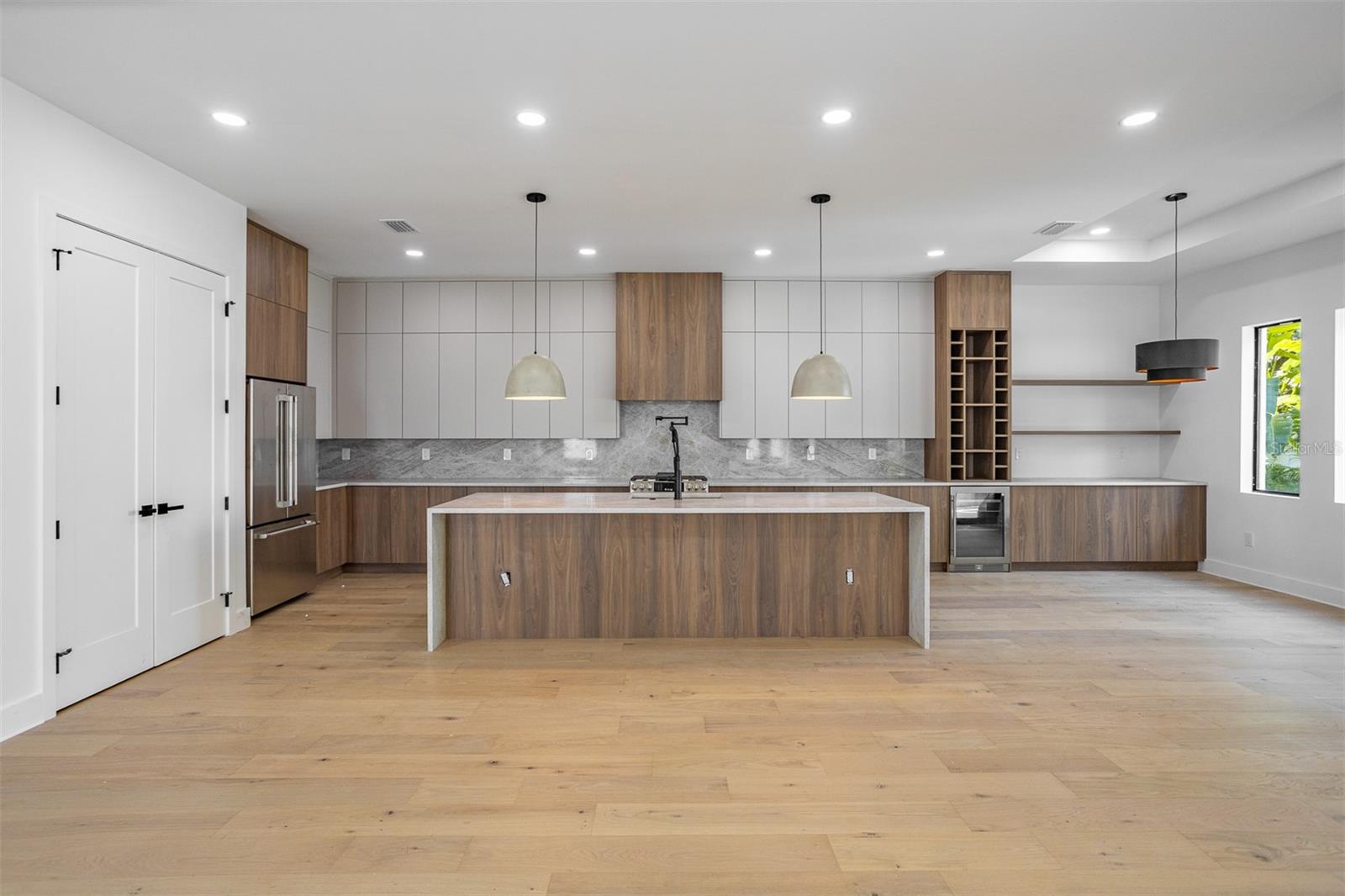 3109 W WYOMING AVE — photo 4