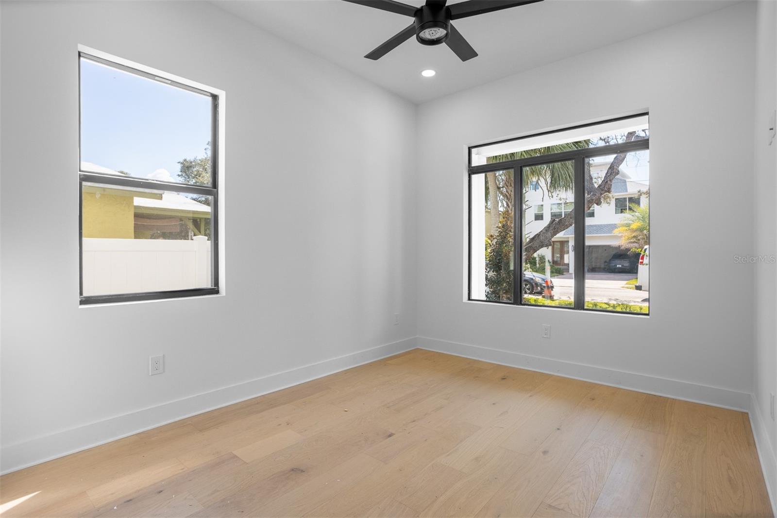 3109 W WYOMING AVE — photo 37