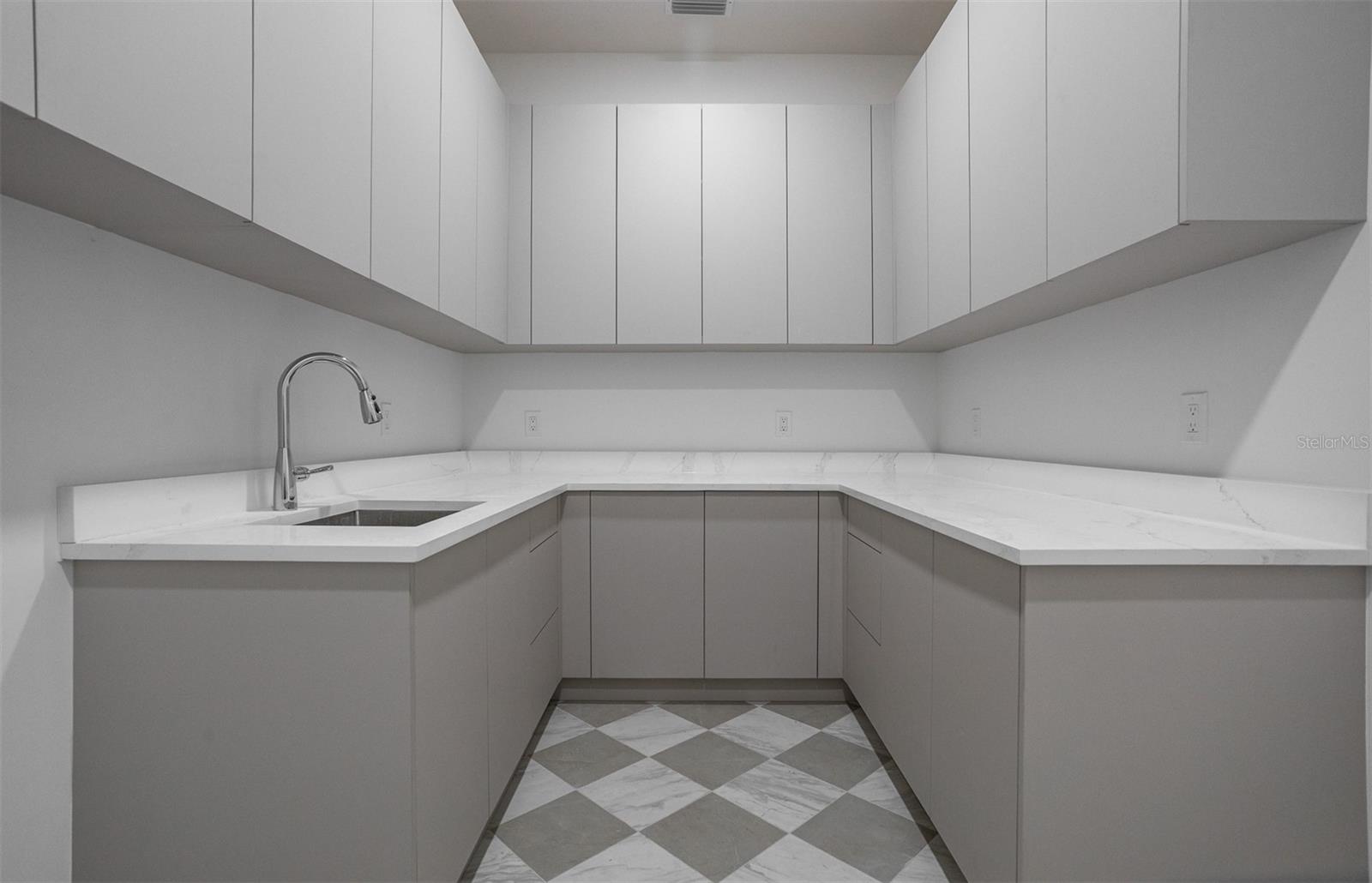 3109 W WYOMING AVE — photo 38