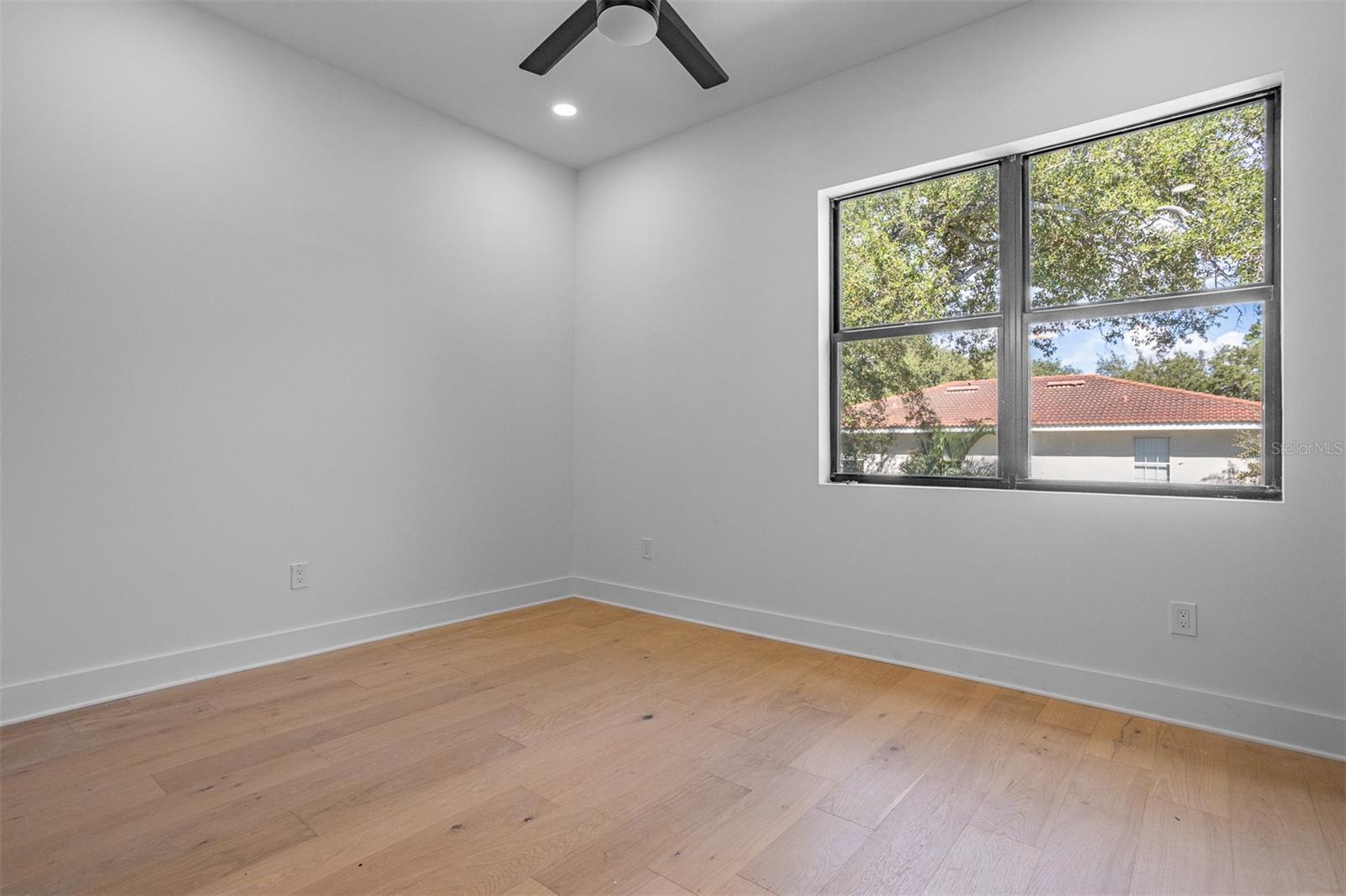 3109 W WYOMING AVE — photo 27
