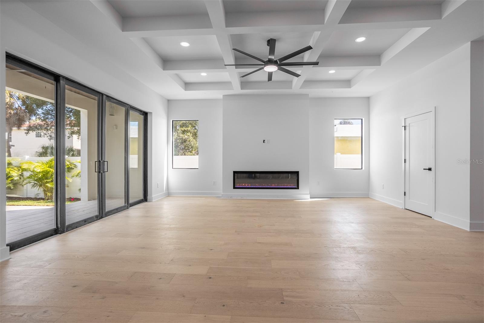 3109 W WYOMING AVE — photo 12