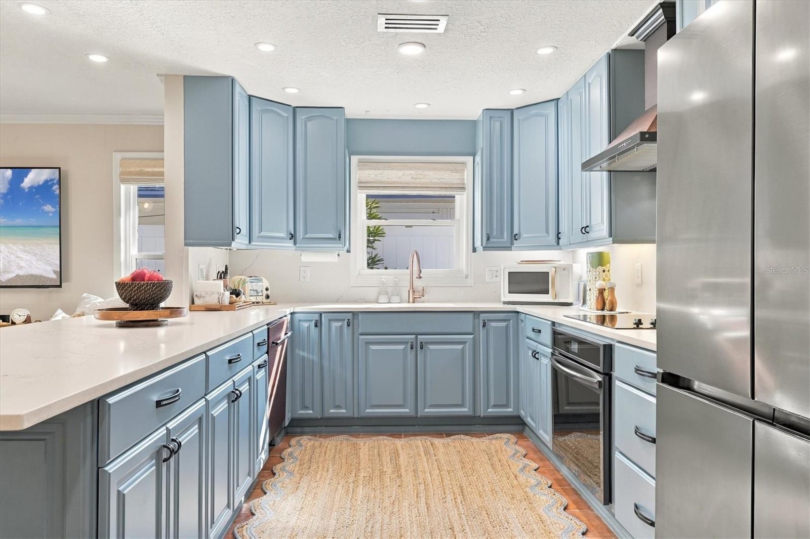 2557 TEMPLE ST — photo 24