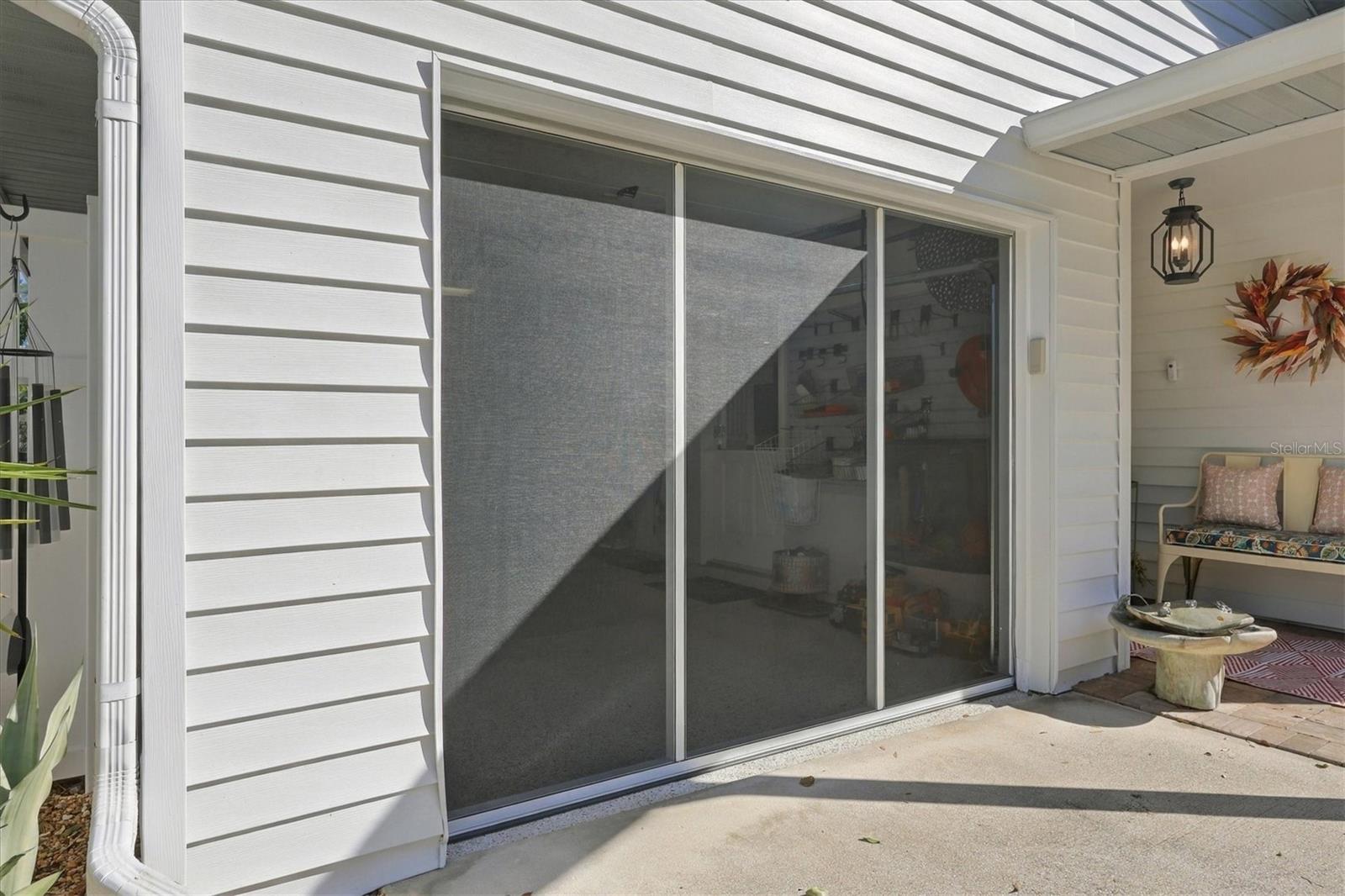 2557 TEMPLE ST — photo 49