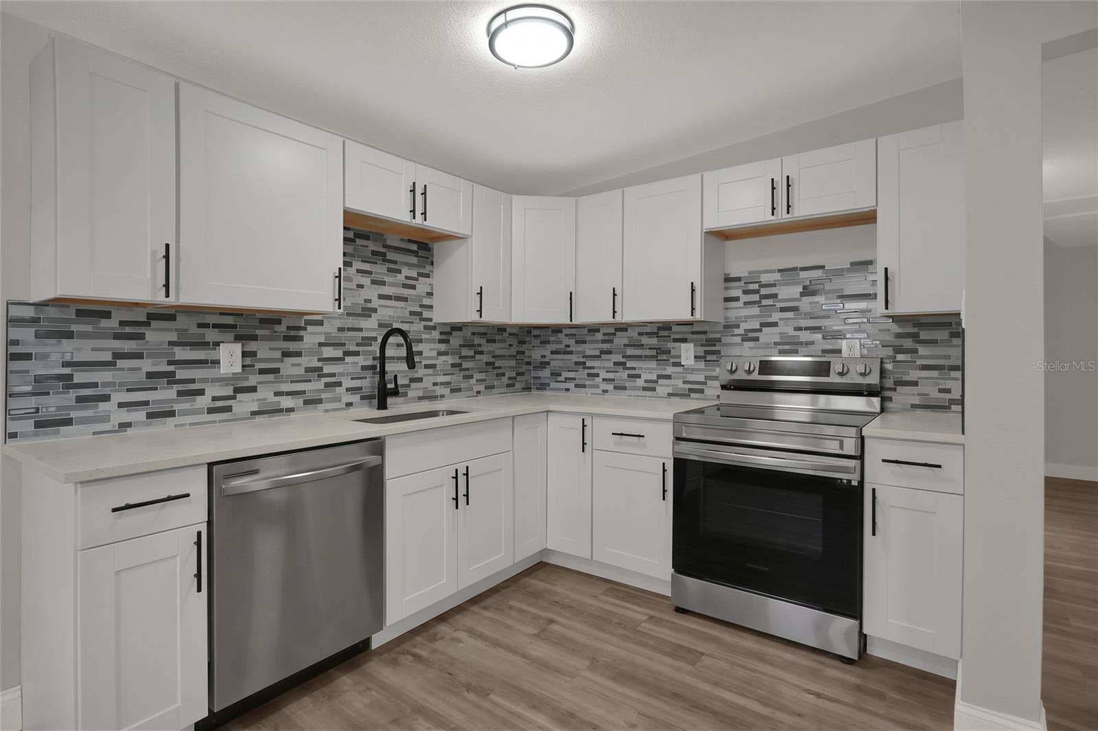 2110 E 97TH AVE — photo 10