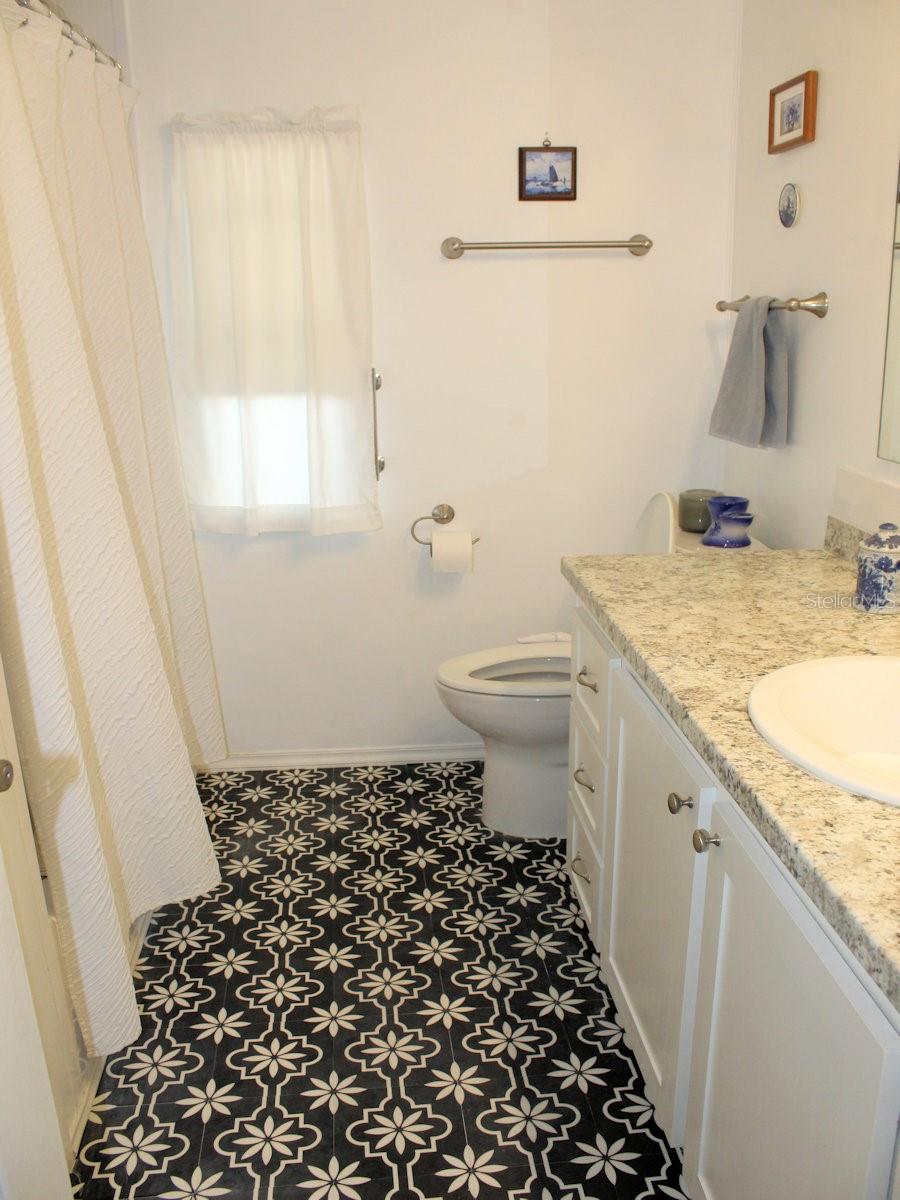 Home in LARGO — photo 13