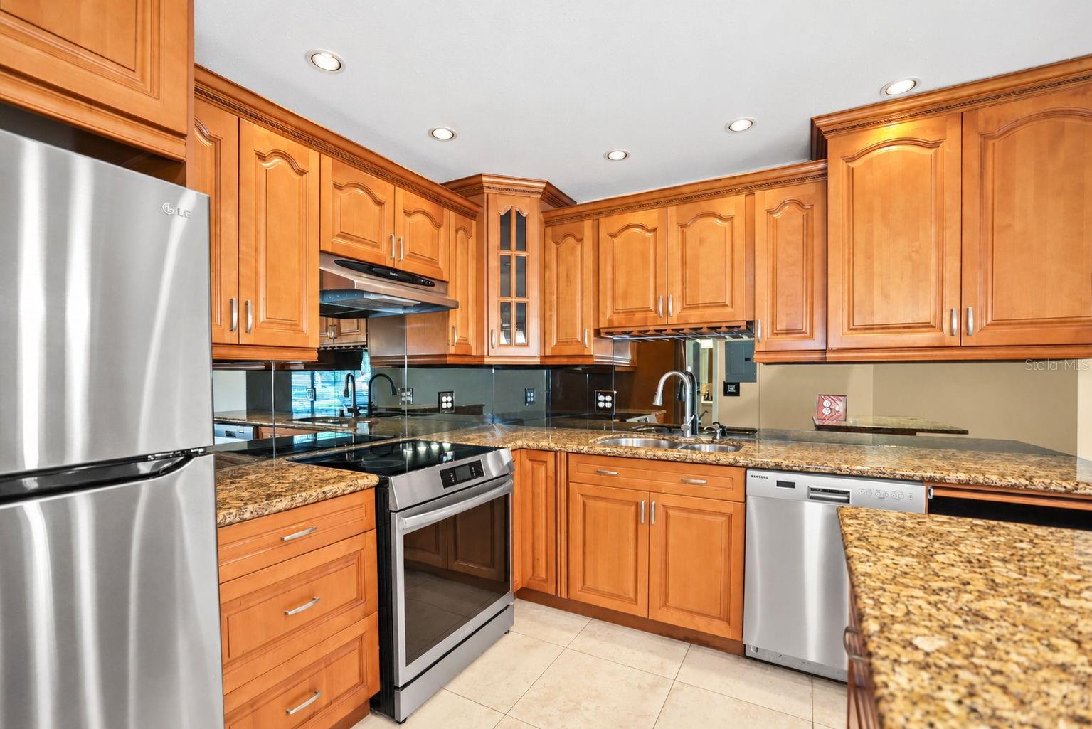 2000 WORLD PARKWAY BLVD #2 — photo 4
