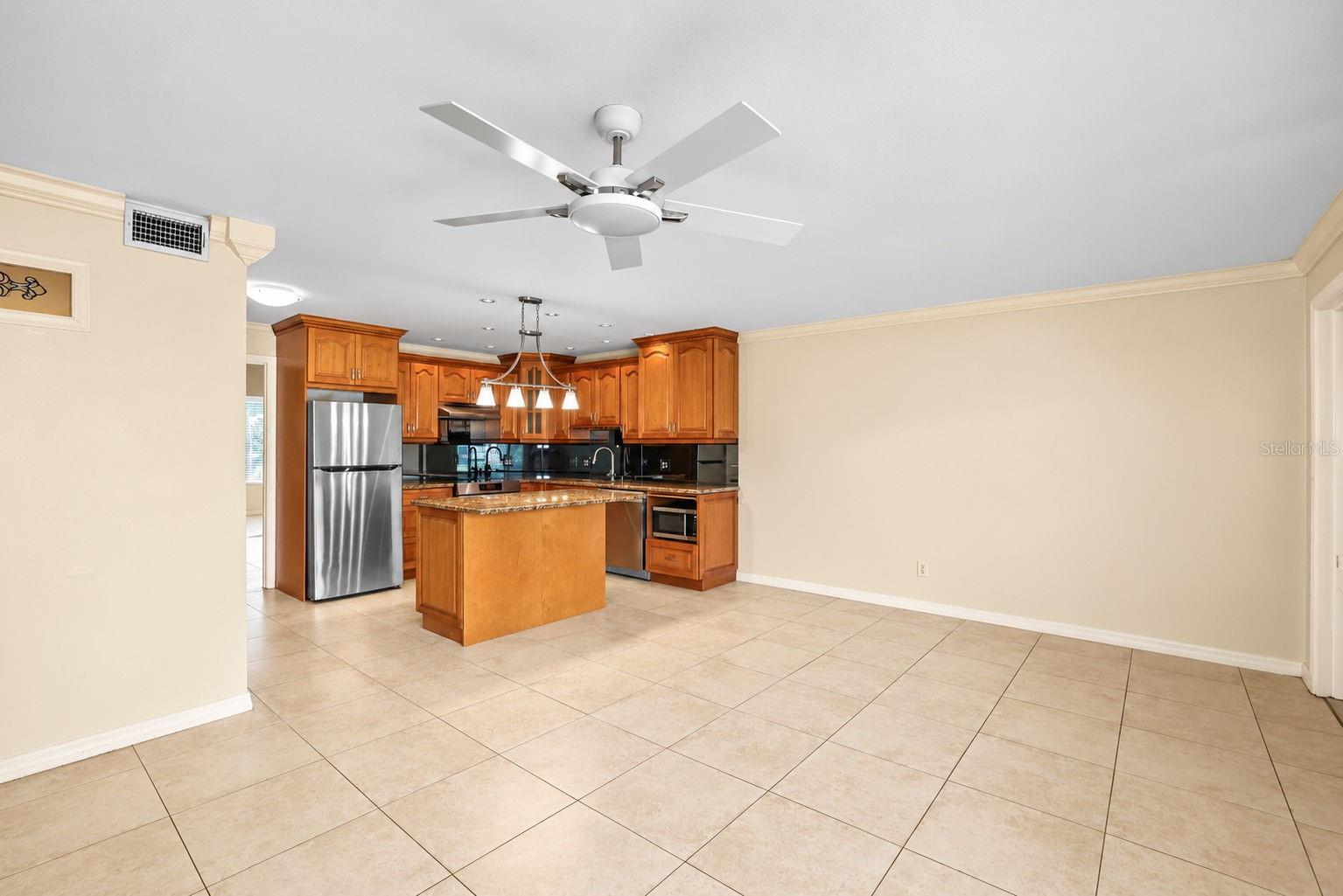 2000 WORLD PARKWAY BLVD #2 — photo 9