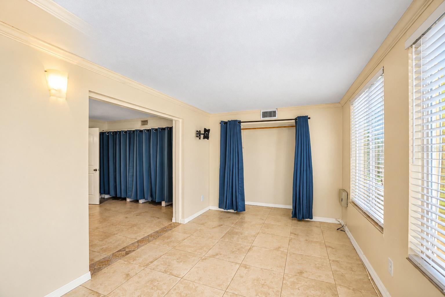 2000 WORLD PARKWAY BLVD #2 — photo 19