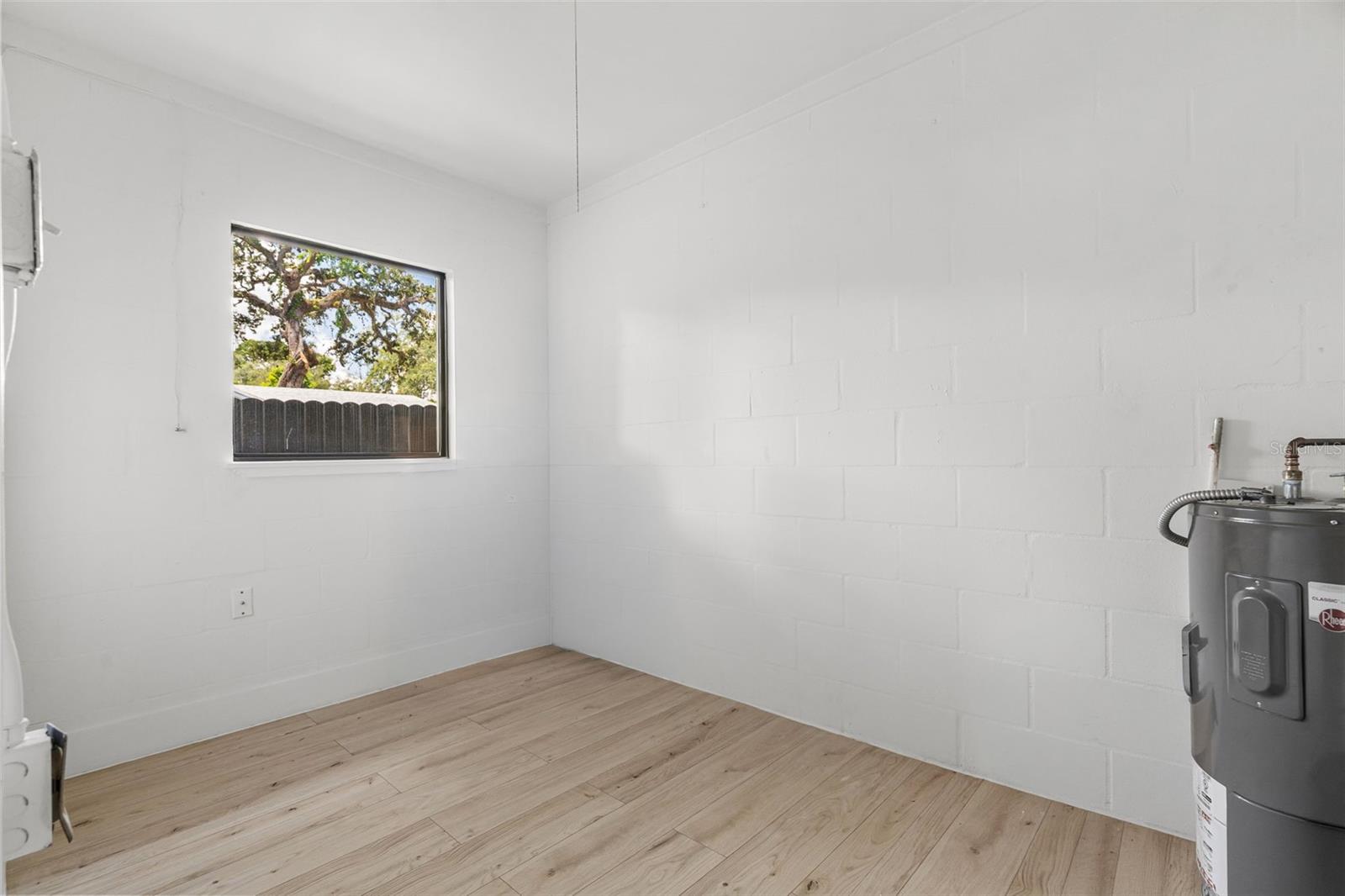 10302 N NEBRASKA AVE — photo 24