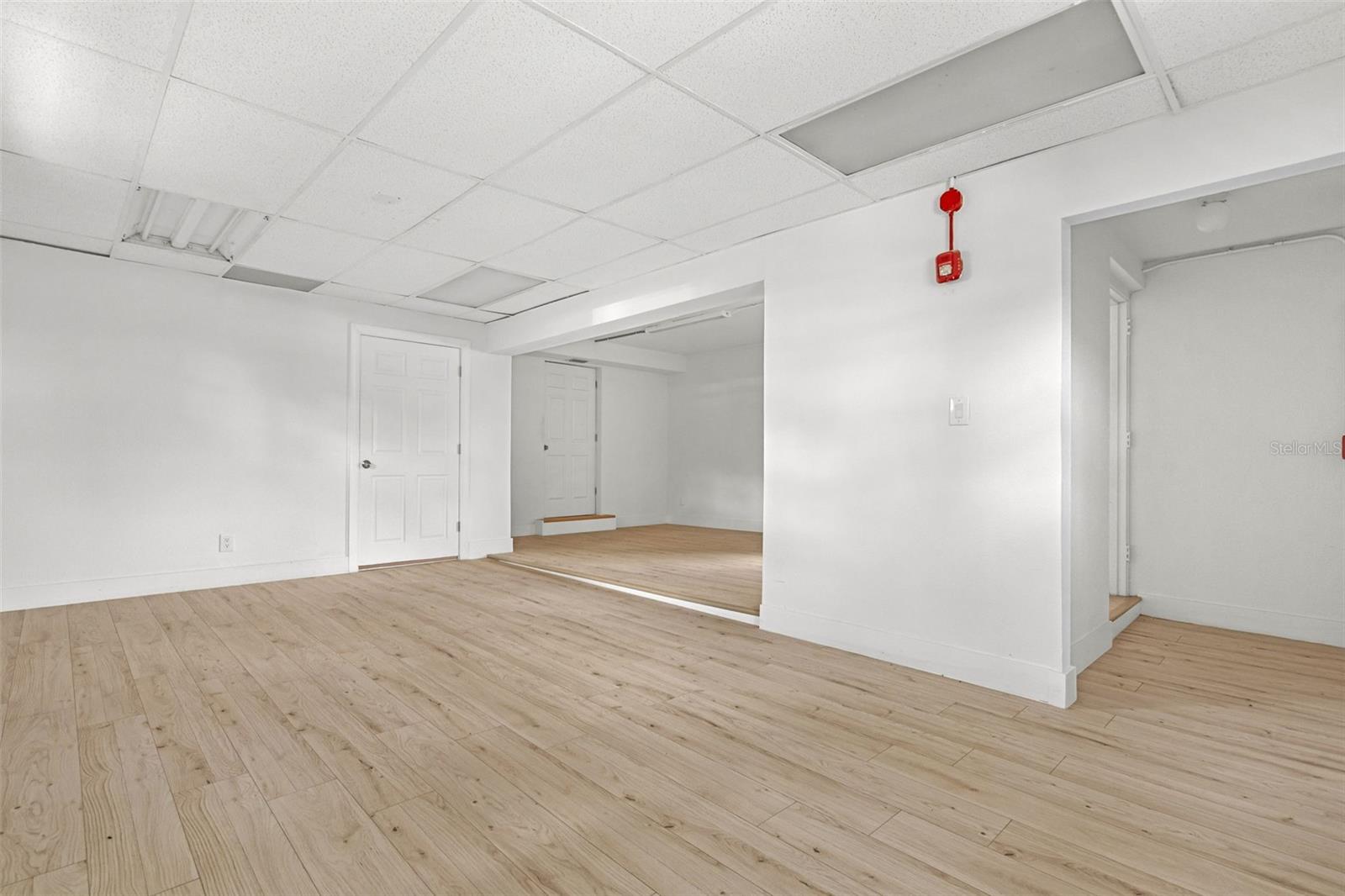 10302 N NEBRASKA AVE — photo 23