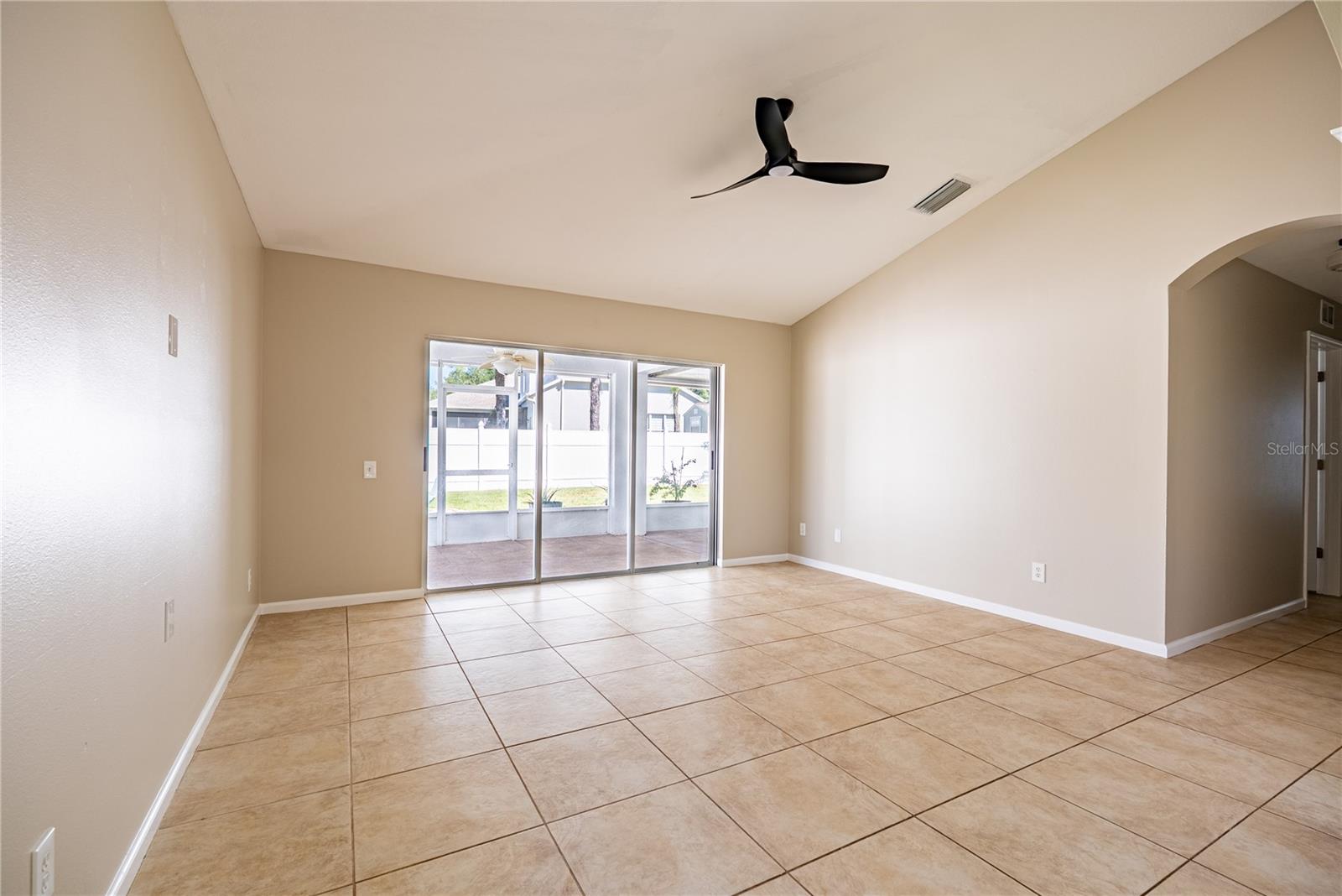 2022 SAMANTHA LN — photo 18
