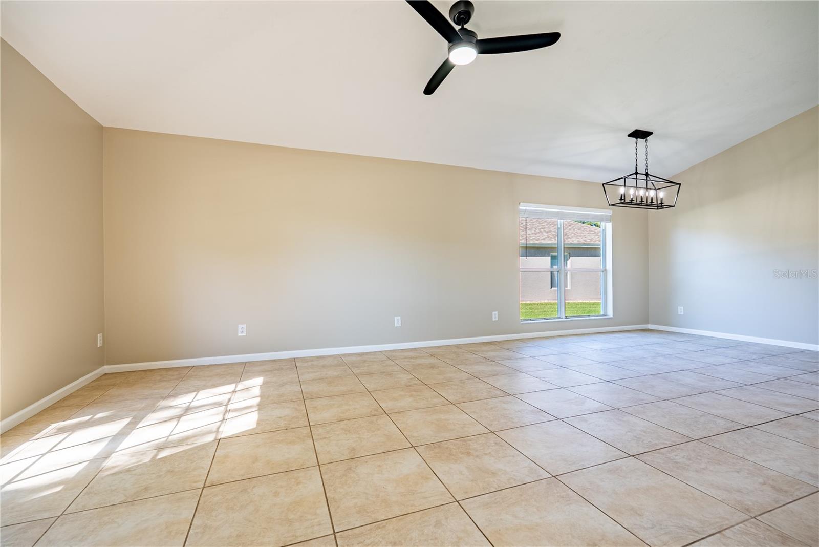 2022 SAMANTHA LN — photo 6