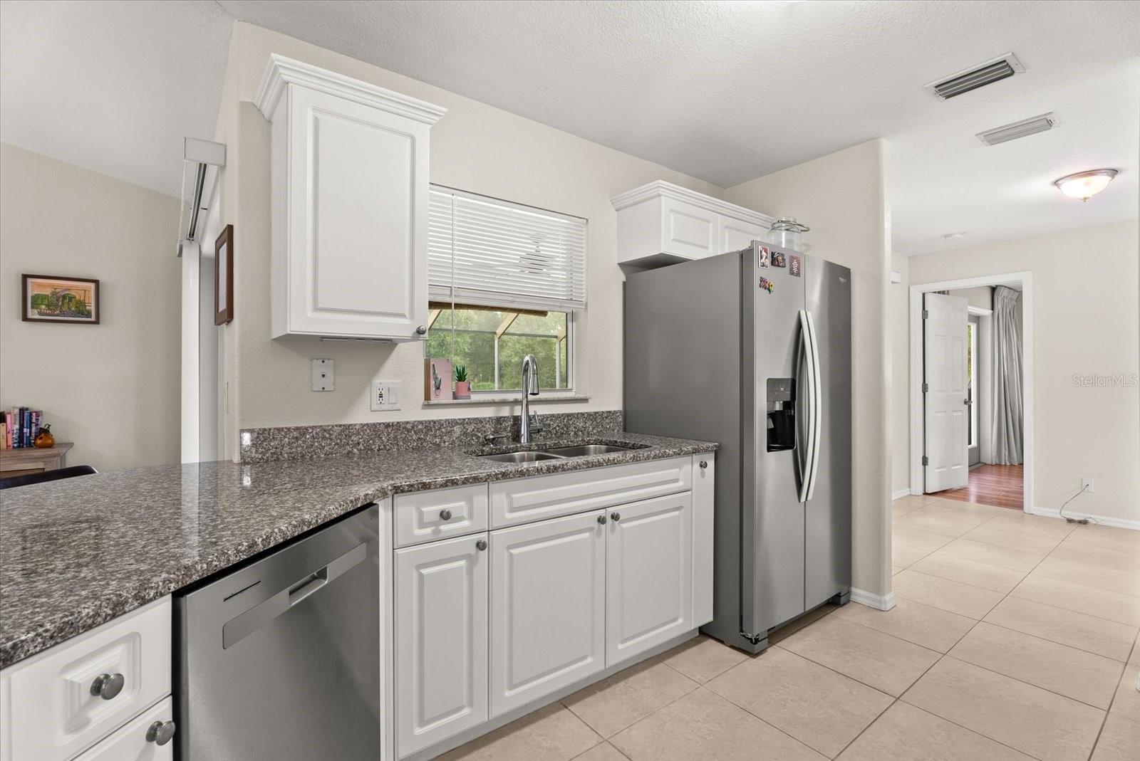 4241 CHAMRADE RD — photo 12
