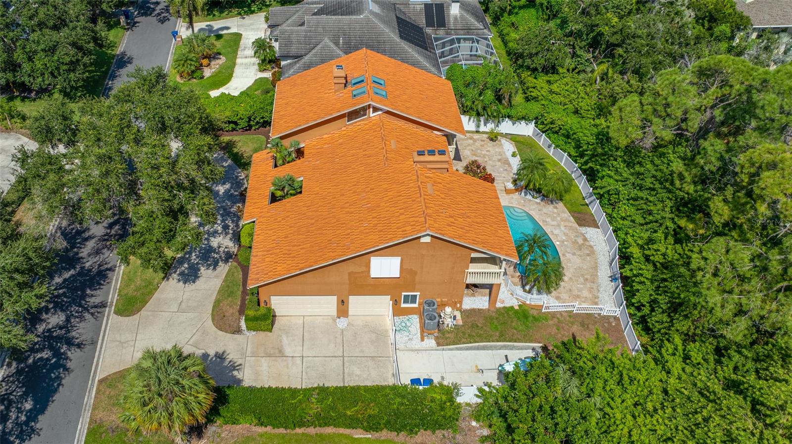 7239 HUNT CLUB LN — photo 9