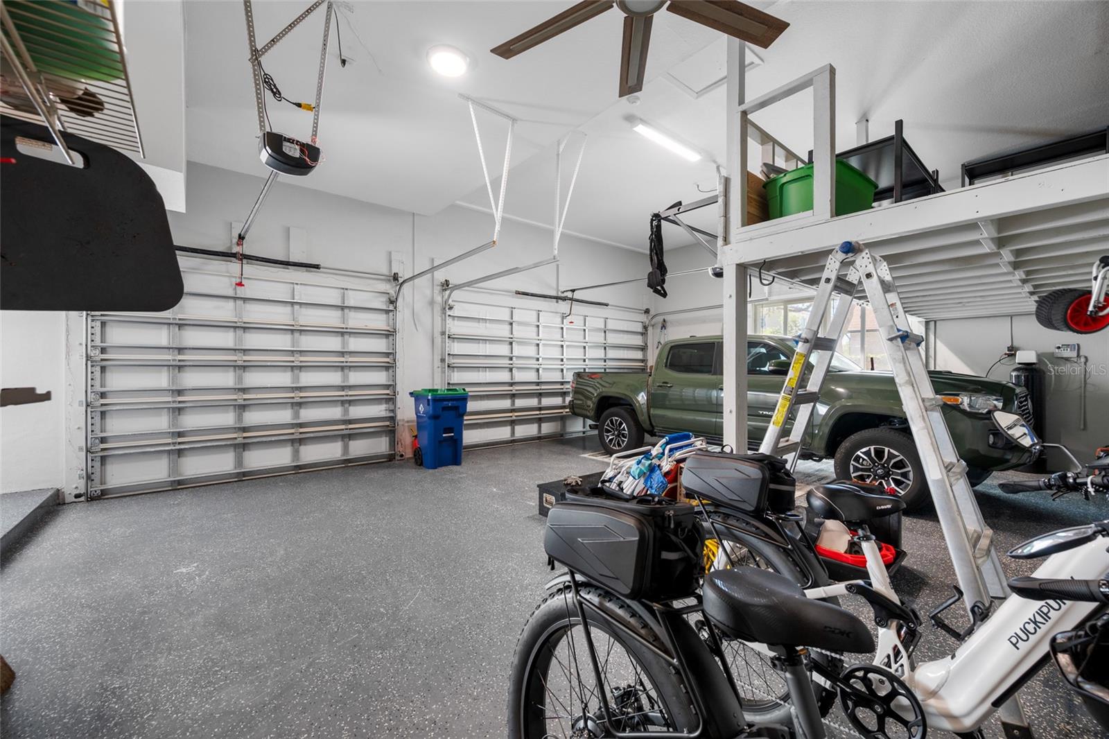 7239 HUNT CLUB LN — photo 43