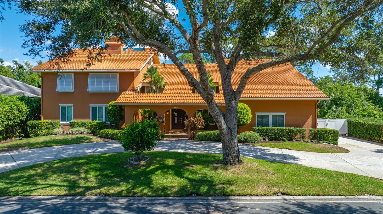 7239 HUNT CLUB LN — photo 18
