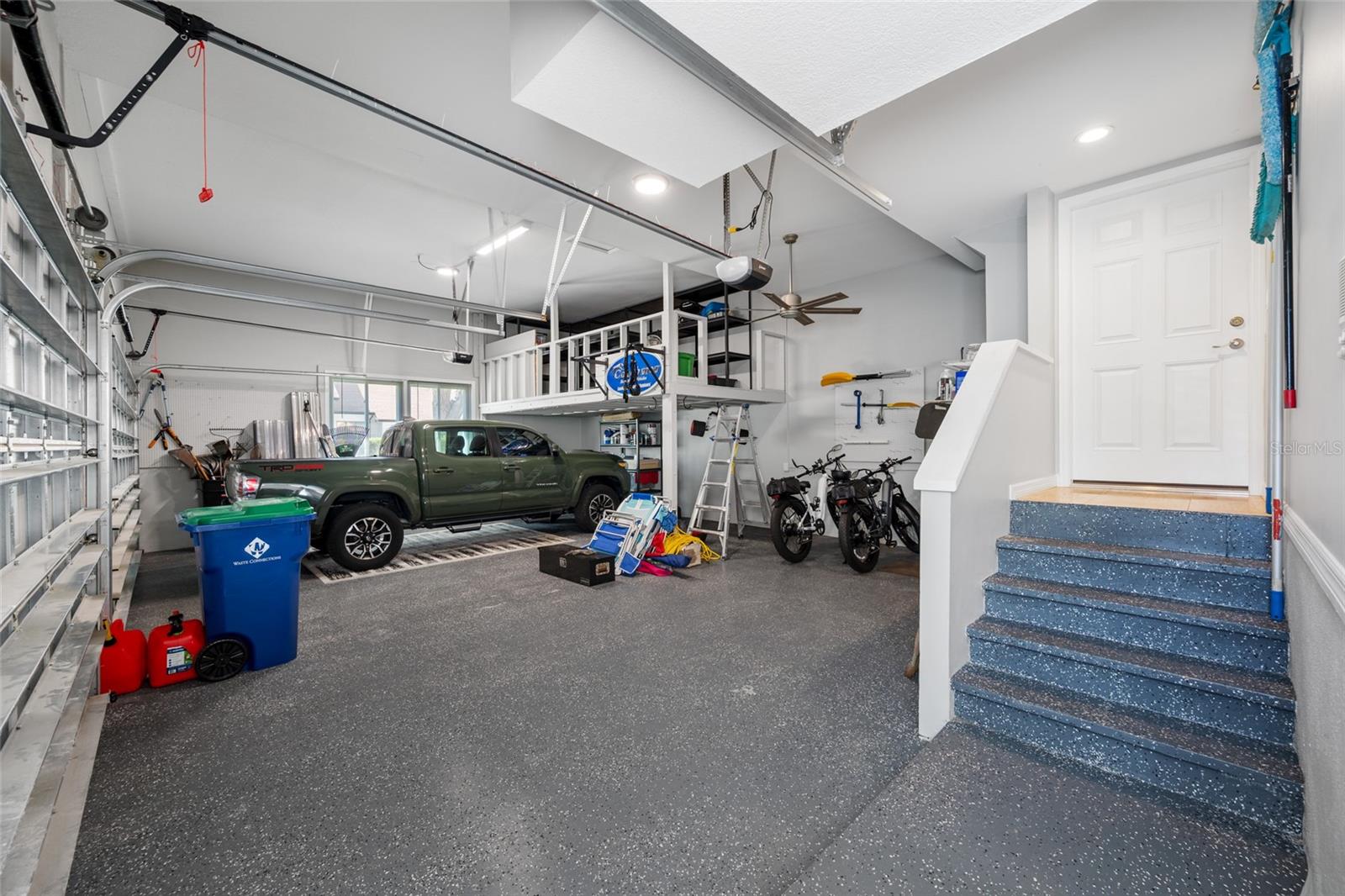 7239 HUNT CLUB LN — photo 41