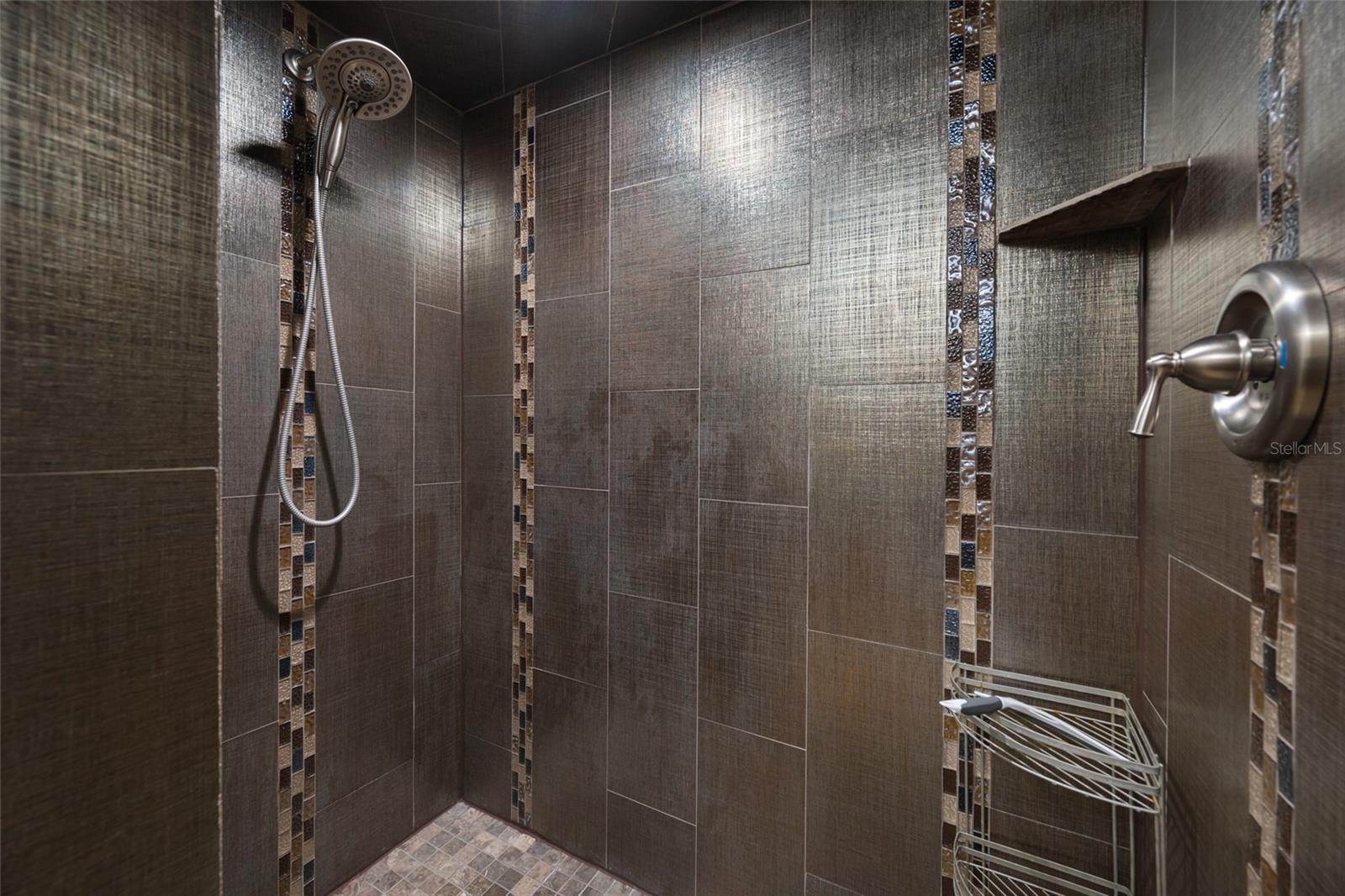7239 HUNT CLUB LN — photo 88