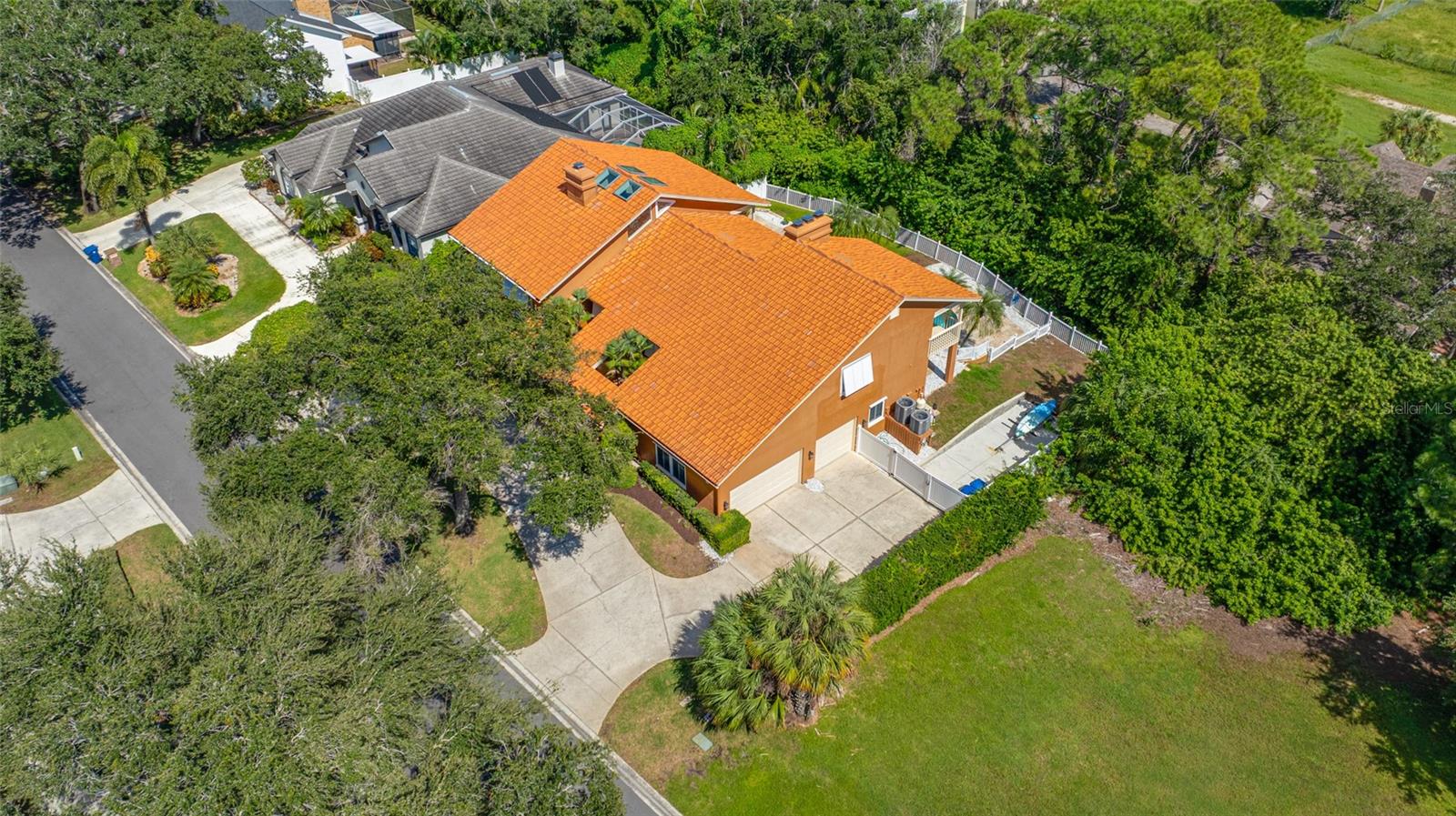 7239 HUNT CLUB LN — photo 8